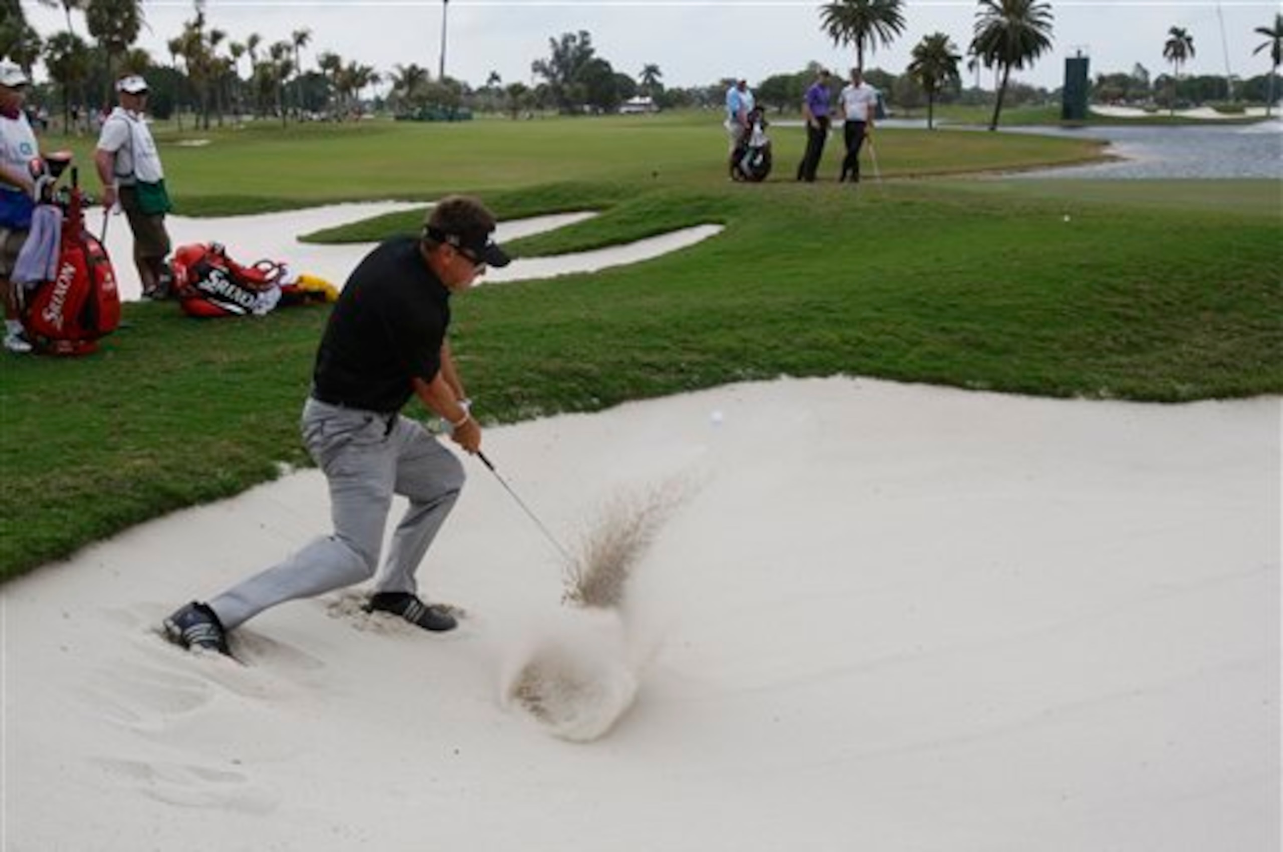 The 18th at Doral is beautiful, but all sorts of trouble lurks.