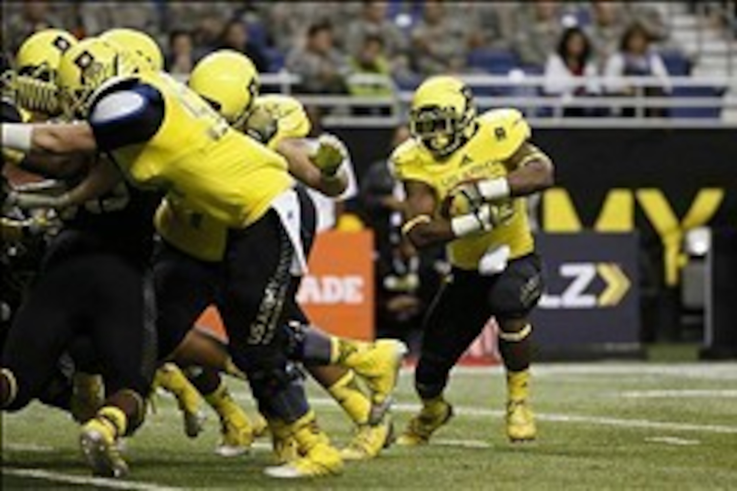 Jan 4, 2014; San Antonio, TX, USA; West running back Joe Mixon (28) runs the ball for a touchdown during U.S. Army All-American Bowl high school football game at the Alamodome. Mandatory Credit: Soobum Im-USA TODAY Sports