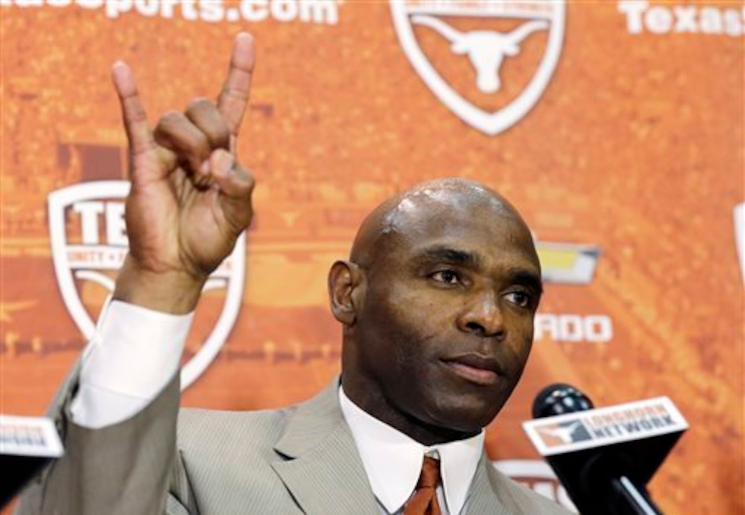 Charlie Strong is ready to hook the Horns as Texas' new head coach.