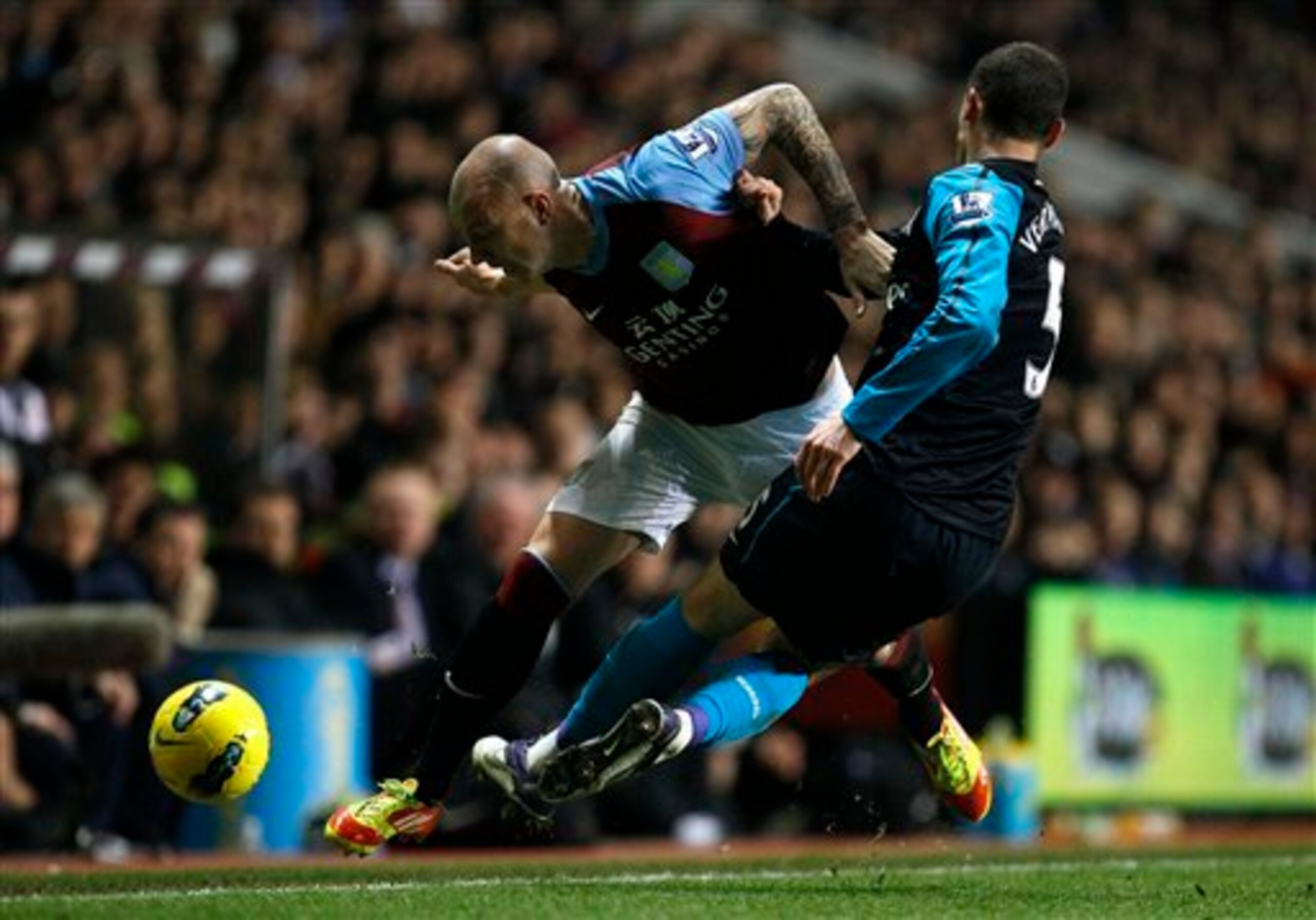 The latest picture of Alan Hutton in Premier League action in our database is from 2012.