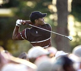 Tiger Woods didn't wear victory red on Sunday in 2002.