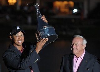 Arnold Palmer obviously approves of Tiger Woods' sixth Bay Hill title.