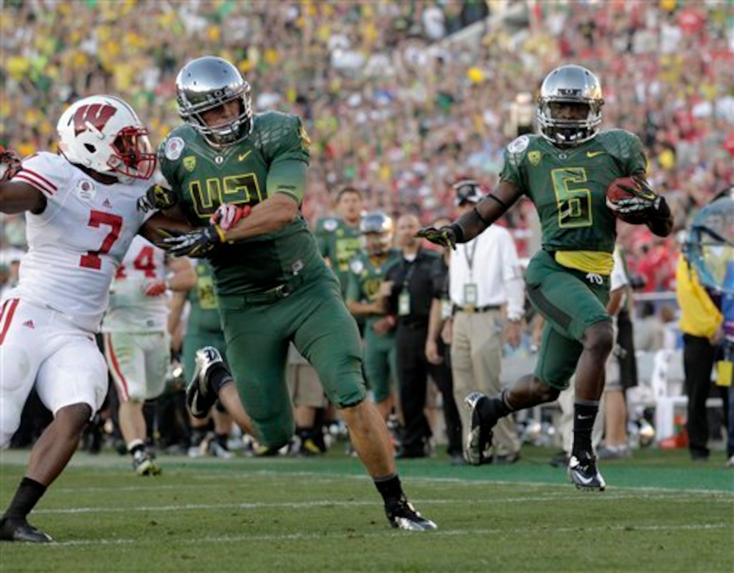 Oregon won its first Rose Bowl in 95 years in a shootout over Wisconsin.