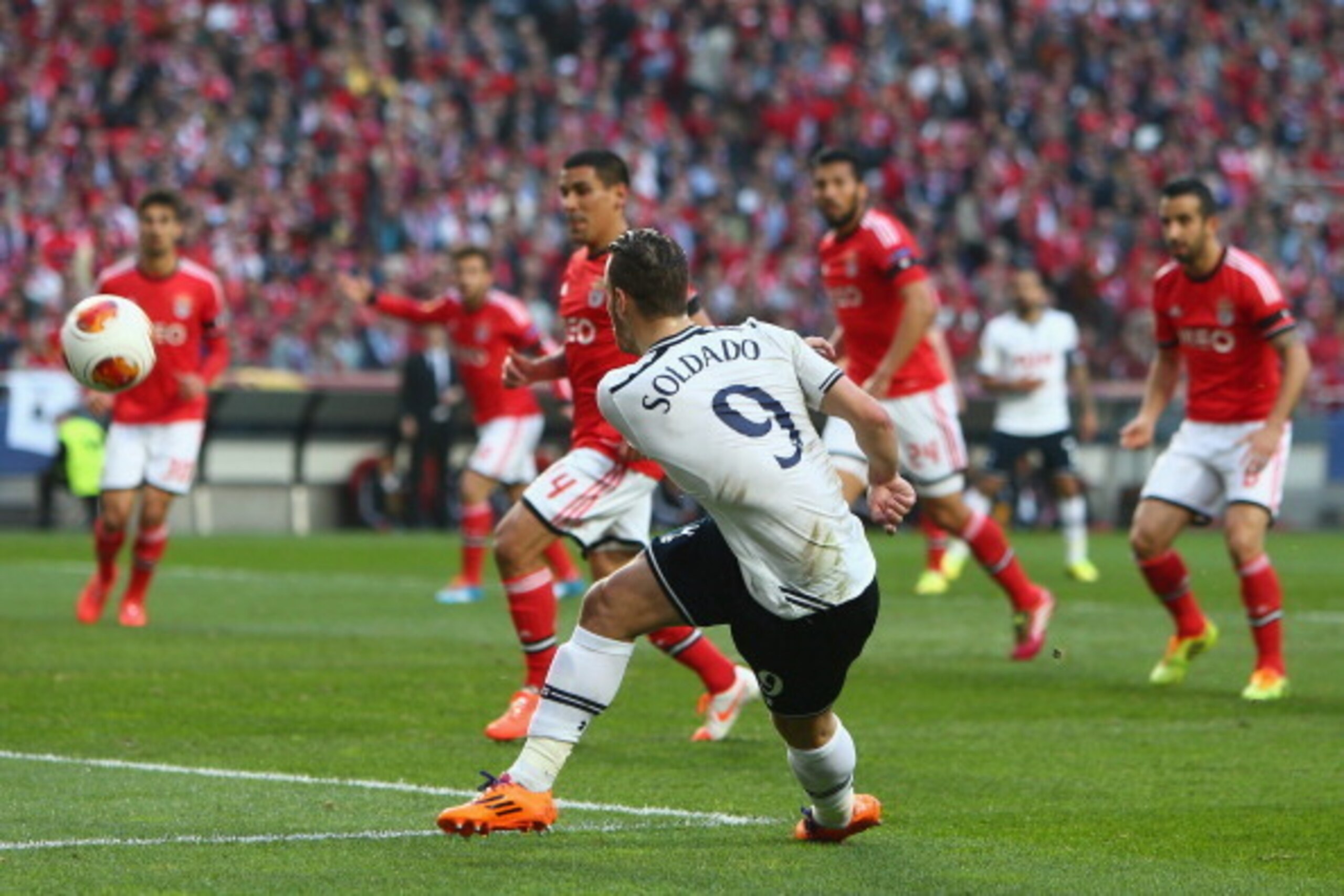 Roberto Soldado saw his one big chance go over.