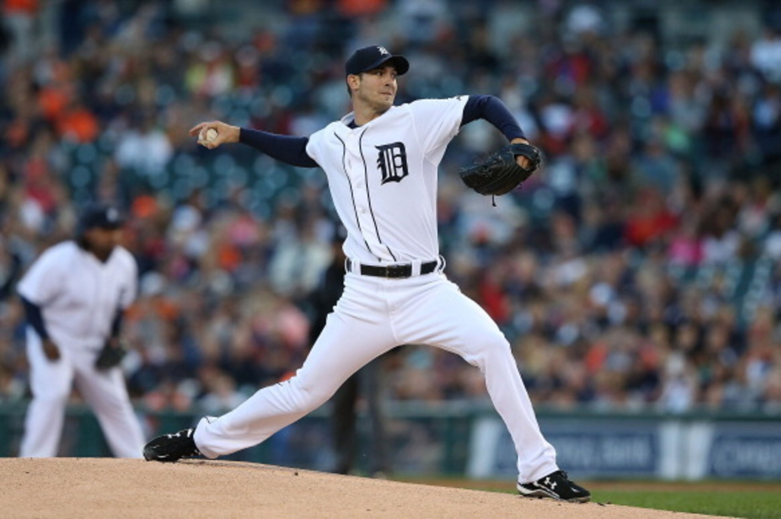 DETROIT, MI - SEPTEMBER 21:  Rick Porcello #21 of the Detroit Tigers pitches during the first inning of the game against the Chicago White Sox at Comerica Park on September 21, 2013 in Detroit, Michigan.  (Photo by Leon Halip/Getty Images)