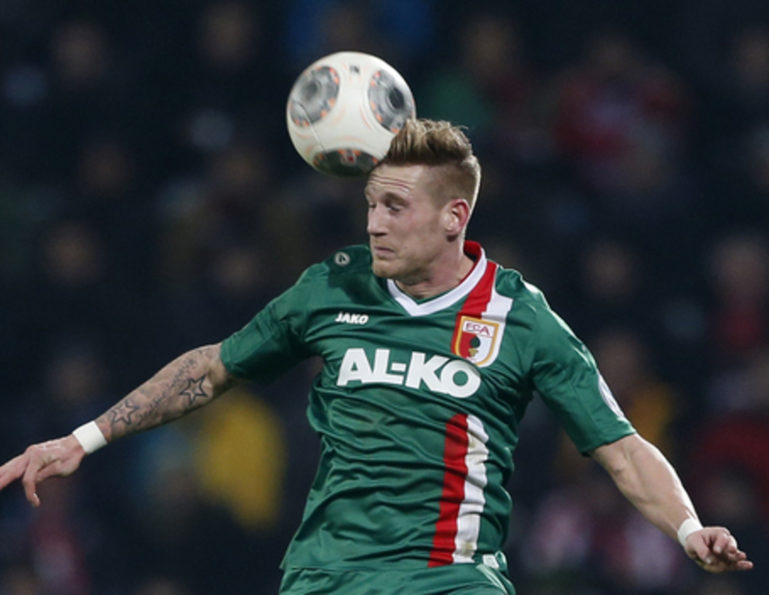 Andre Hahn in action for FC Augsburg.