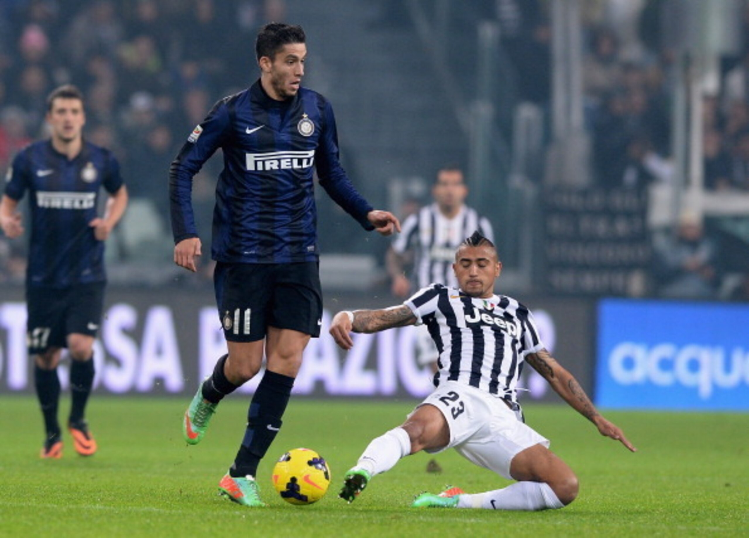 Clean tackles like this is why "Captain Hook" is amongst Vidal's nicknames.