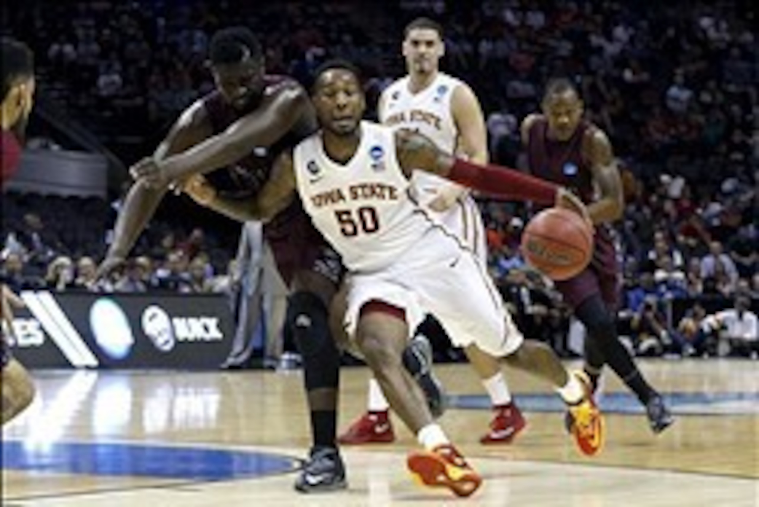 Iowa State's DeAndre Kane will go toe-to-toe with Connecticut's Shabazz Napier in a Sweet 16 matchup Friday night in New York City.