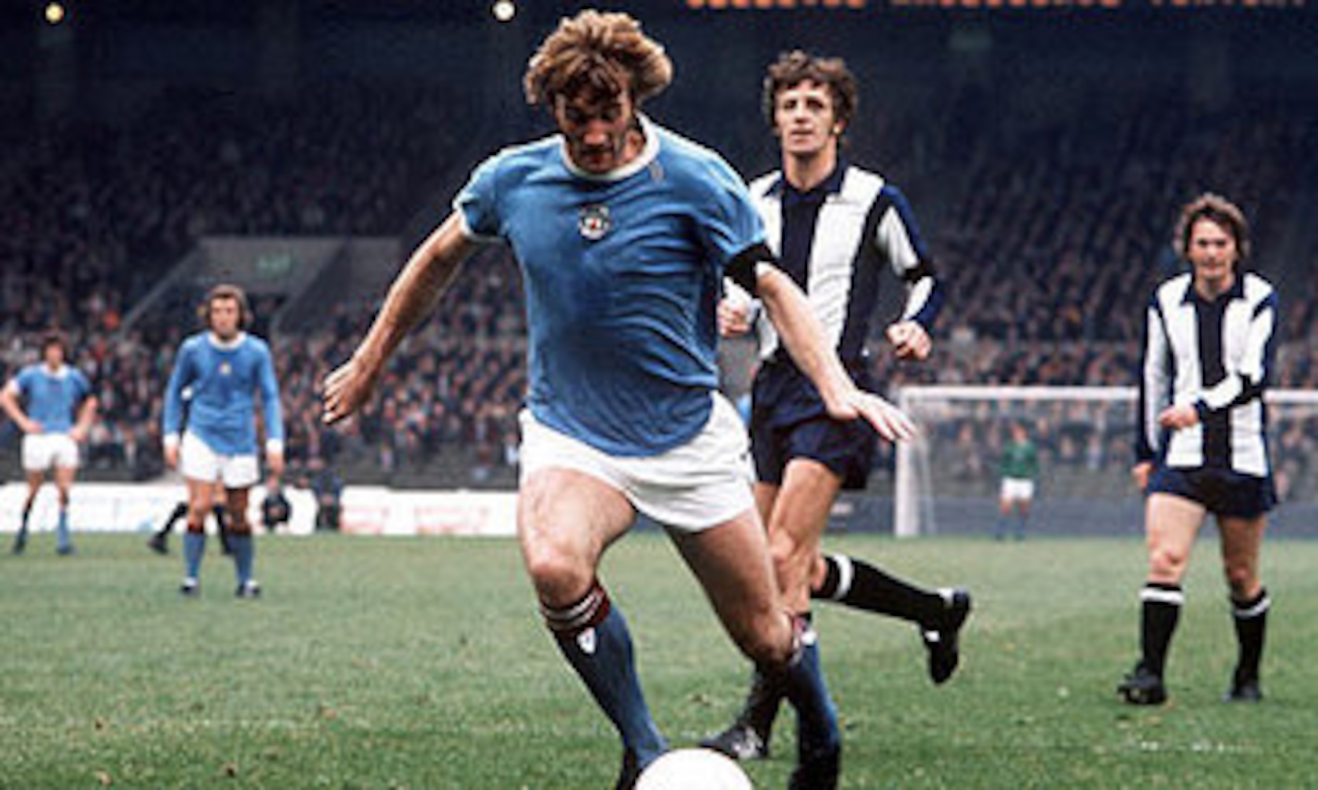 This is one of the less titillating photos of Stan Bowles the Internet has to offer.