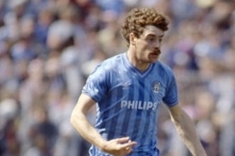 This get-up was hideous. Even Kenny Clements could not pull it off.