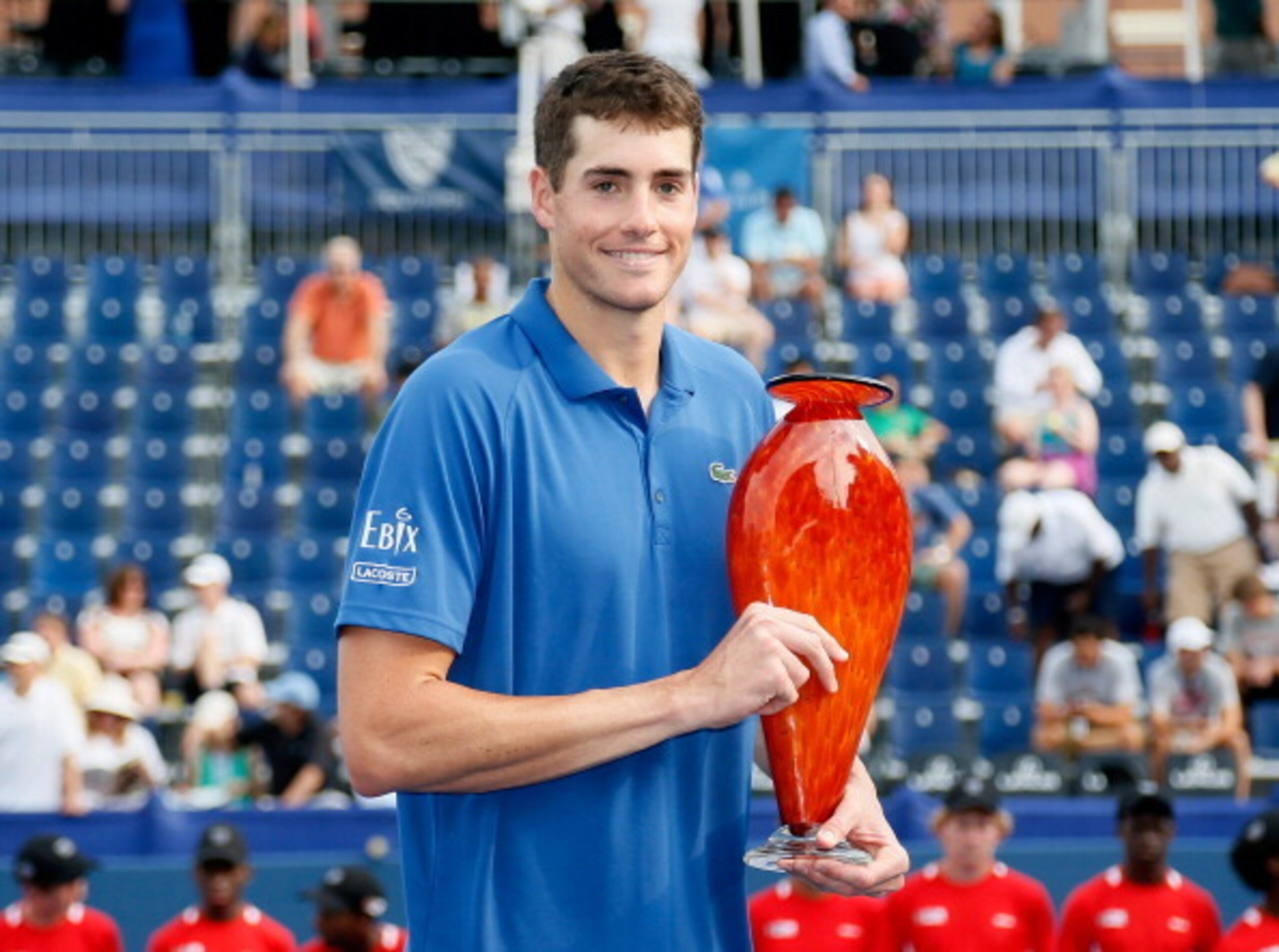 John Isner poses with BB&T Atlanta trophy John Isner poses with BB&T Atlanta trophy