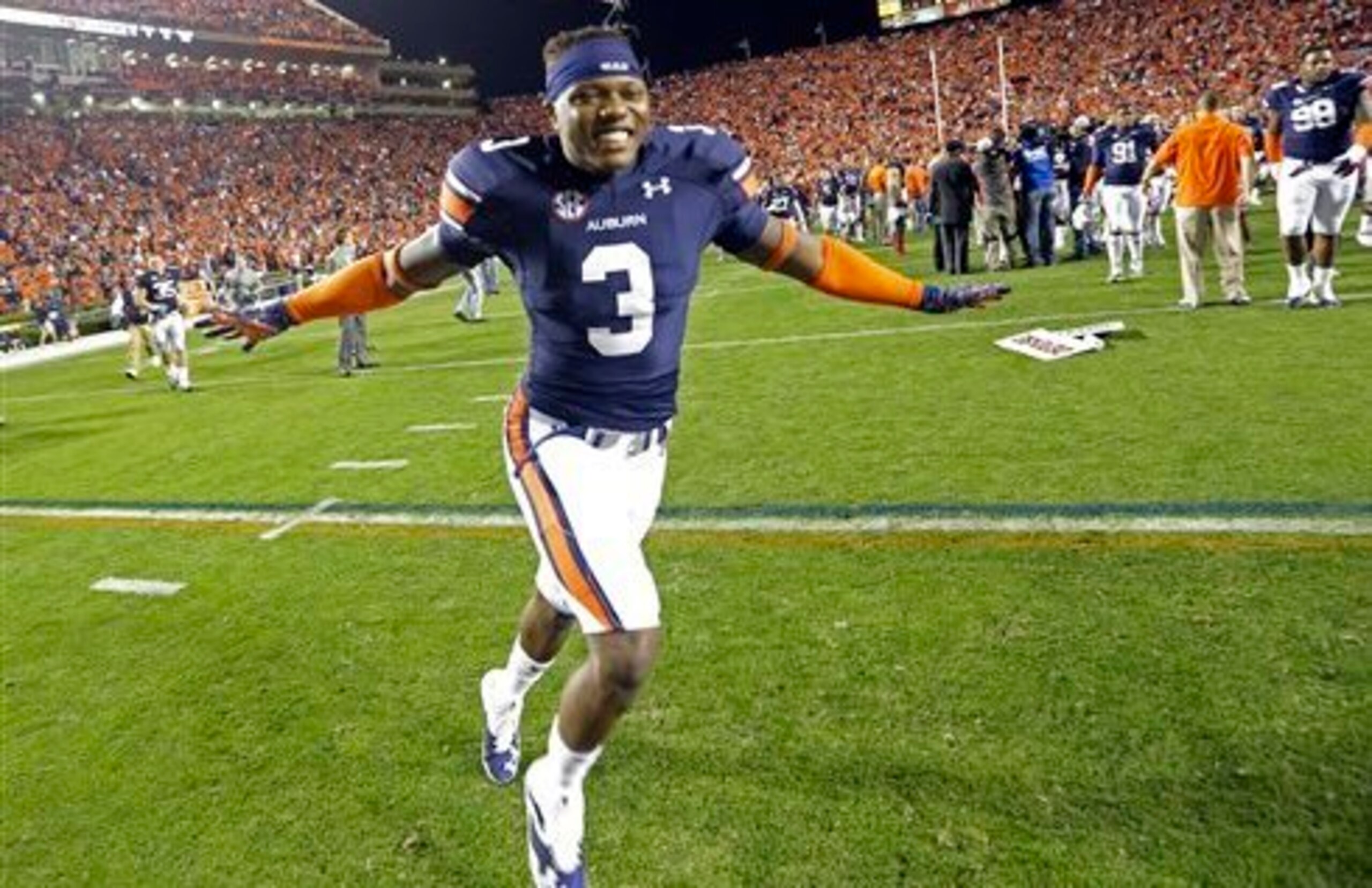Auburn DB Jonathan Jones