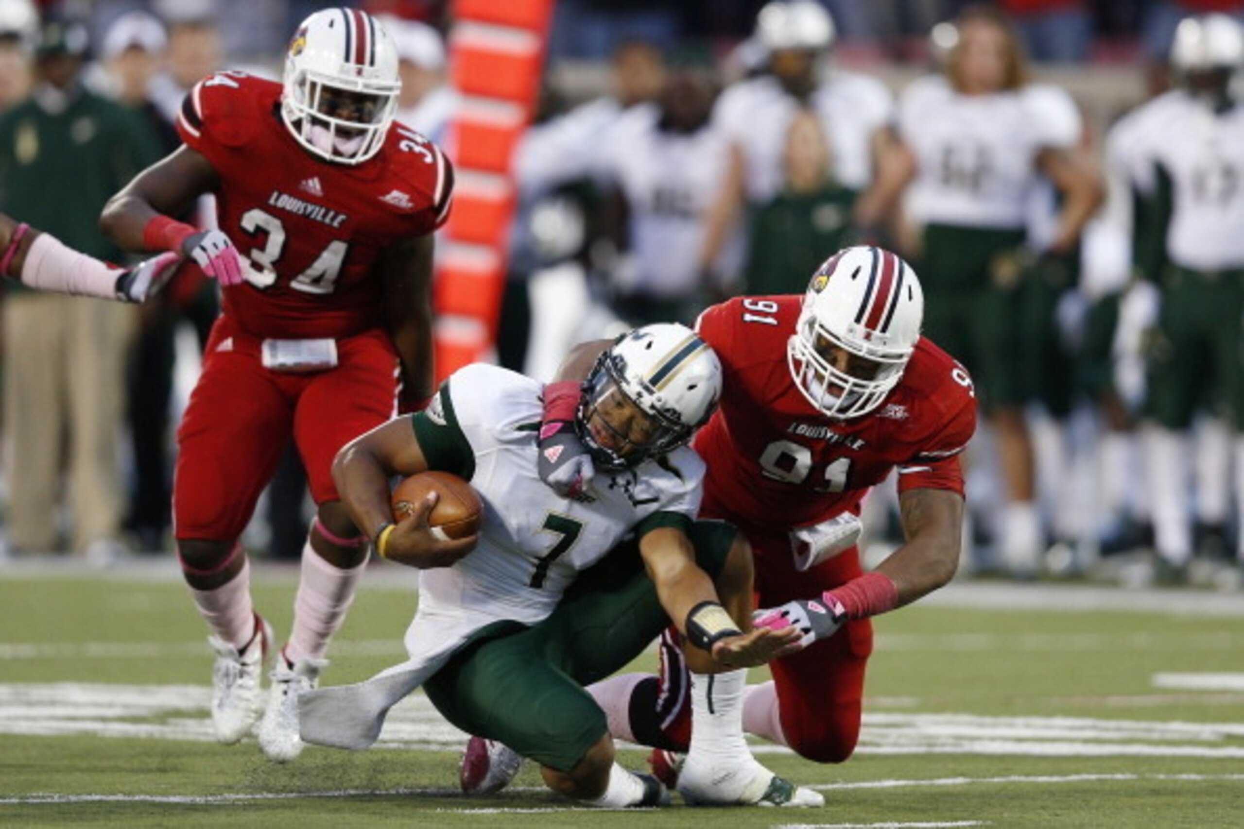 Smith was one of the nation's top pass-rushers in 2013.