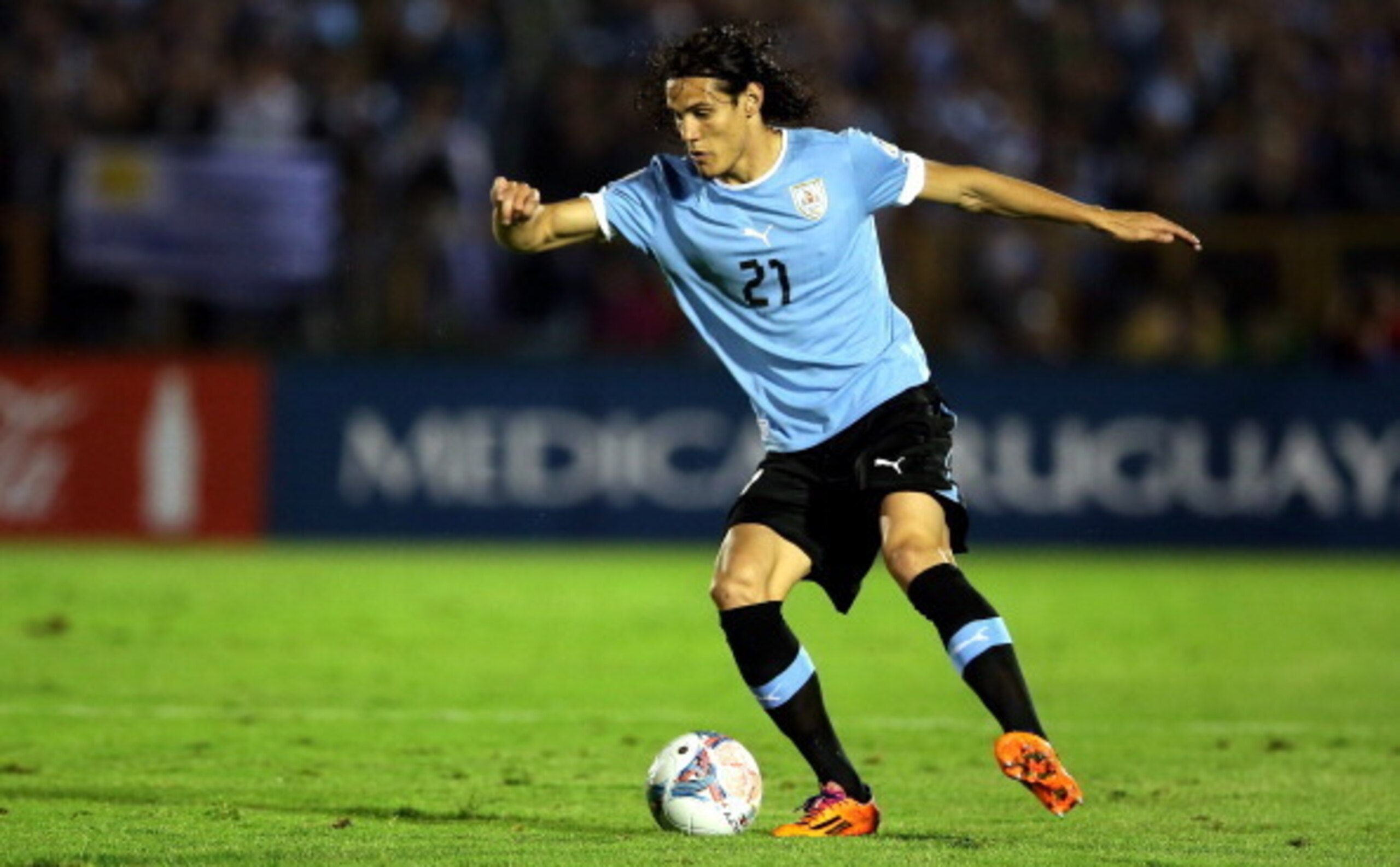 Cavani still looks really good in baby blue.