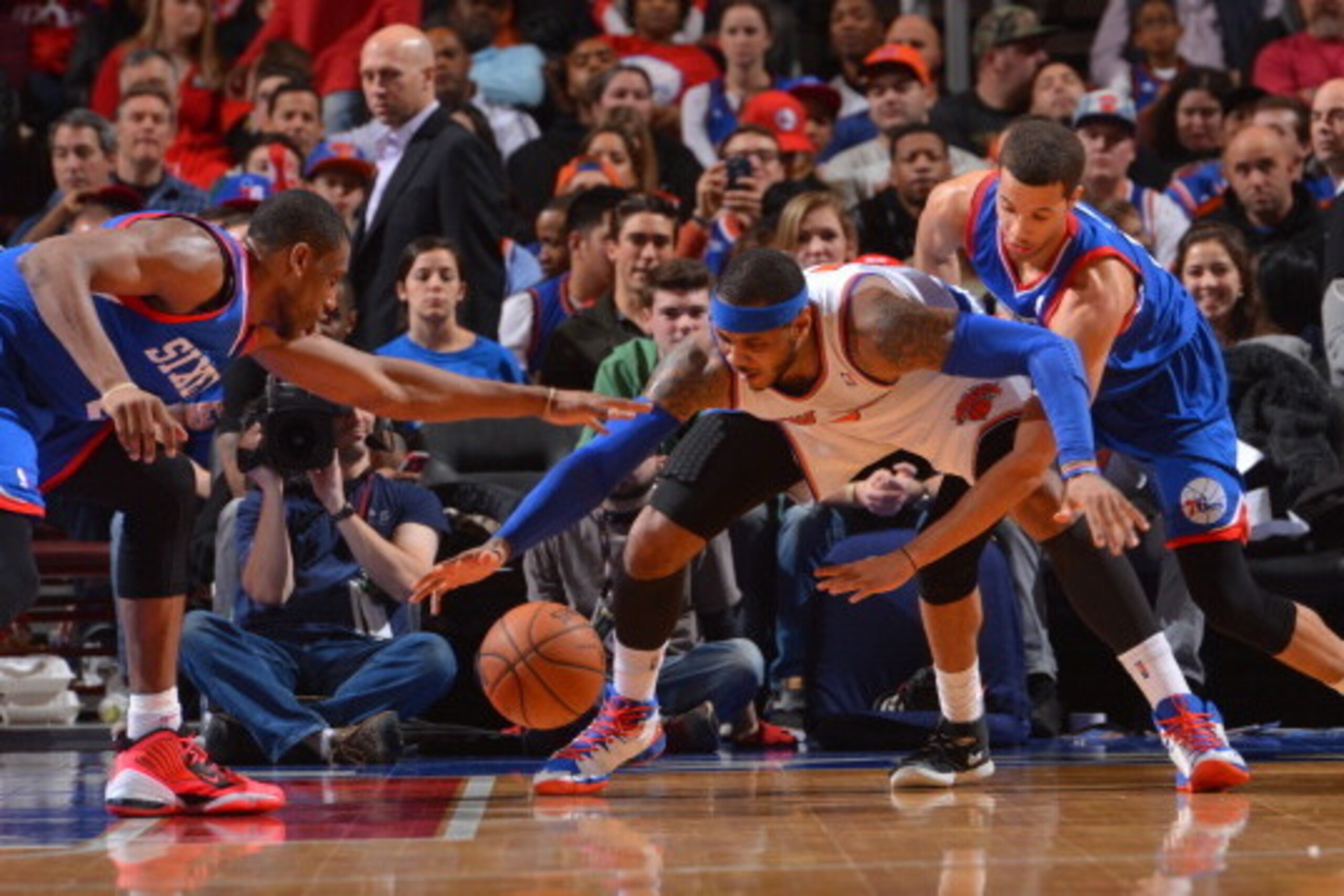 Carmelo Anthony and the rest of the Knicks need to move the ball more.