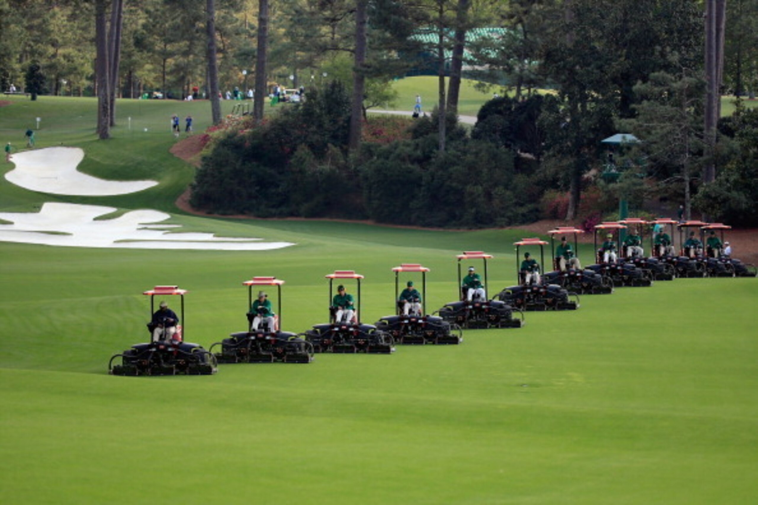 Who will take care of Augusta National Golf Club's spectacularly conditioned layout in Round 1?