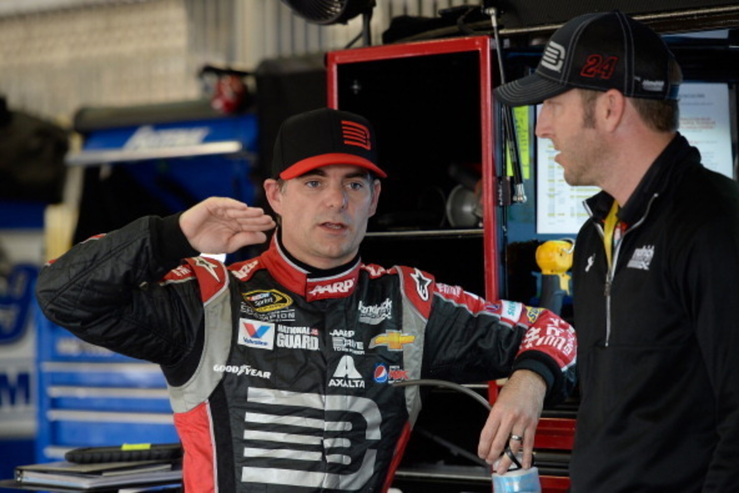 Jeff Gordon (l) with crew chief Alan Gustafson.