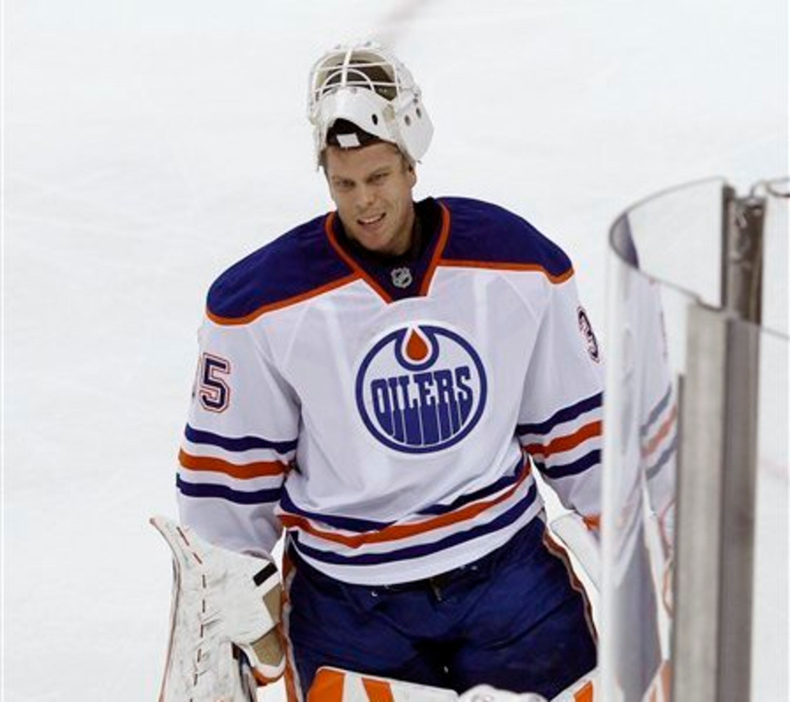 Viktor Fasth will need to assert himself if he is going to challenge for a starting position next season for the Oilers.