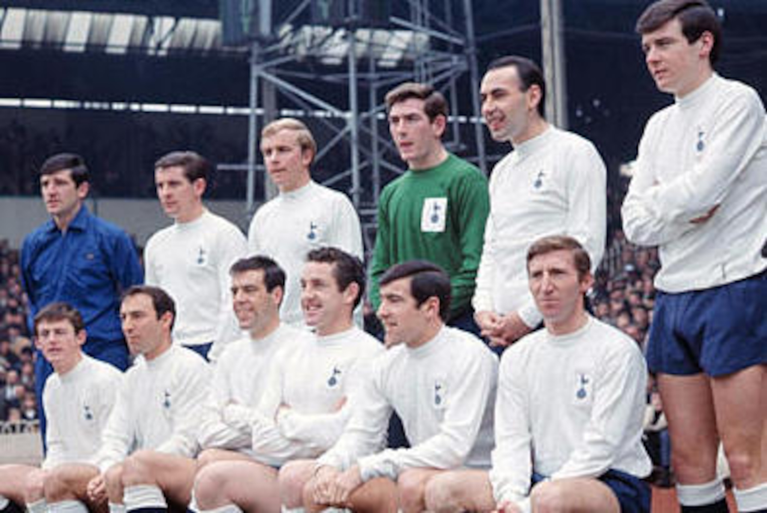 Pat Jennings, in the green shirt, was Spurs' goalkeeper
