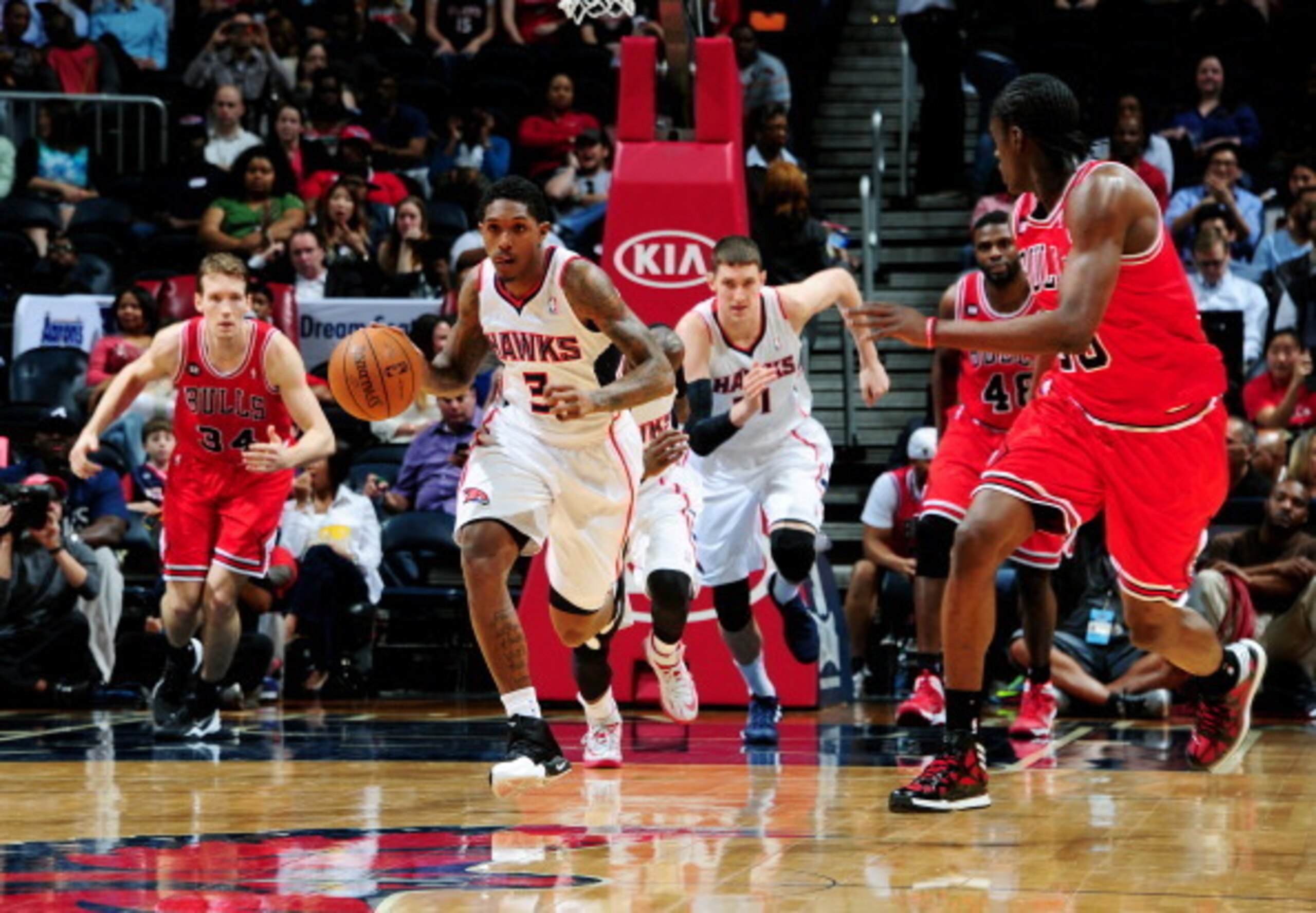 Louis Williams gets out on a fast break against the Chicago Bulls.