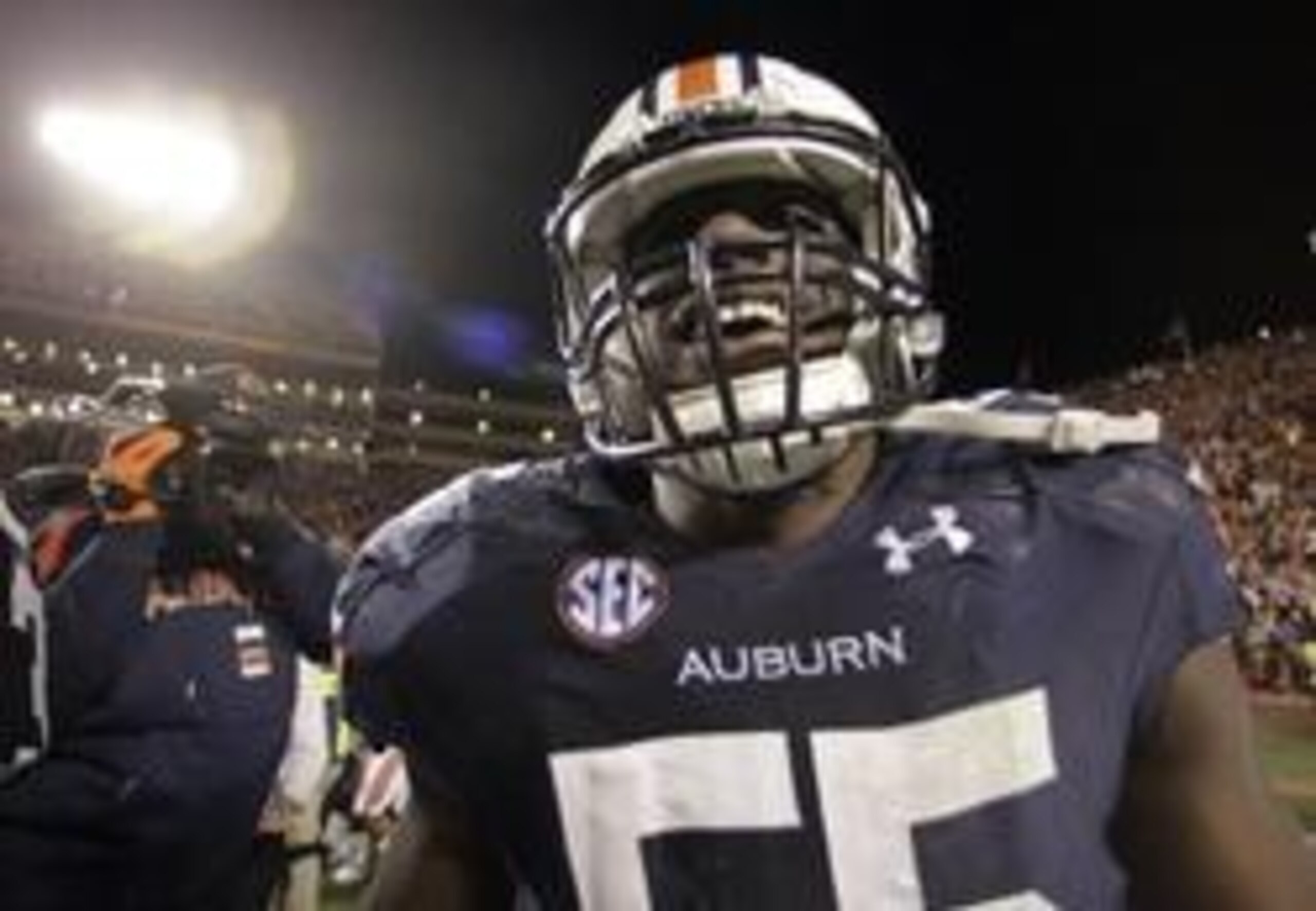 Auburn DE Carl Lawson