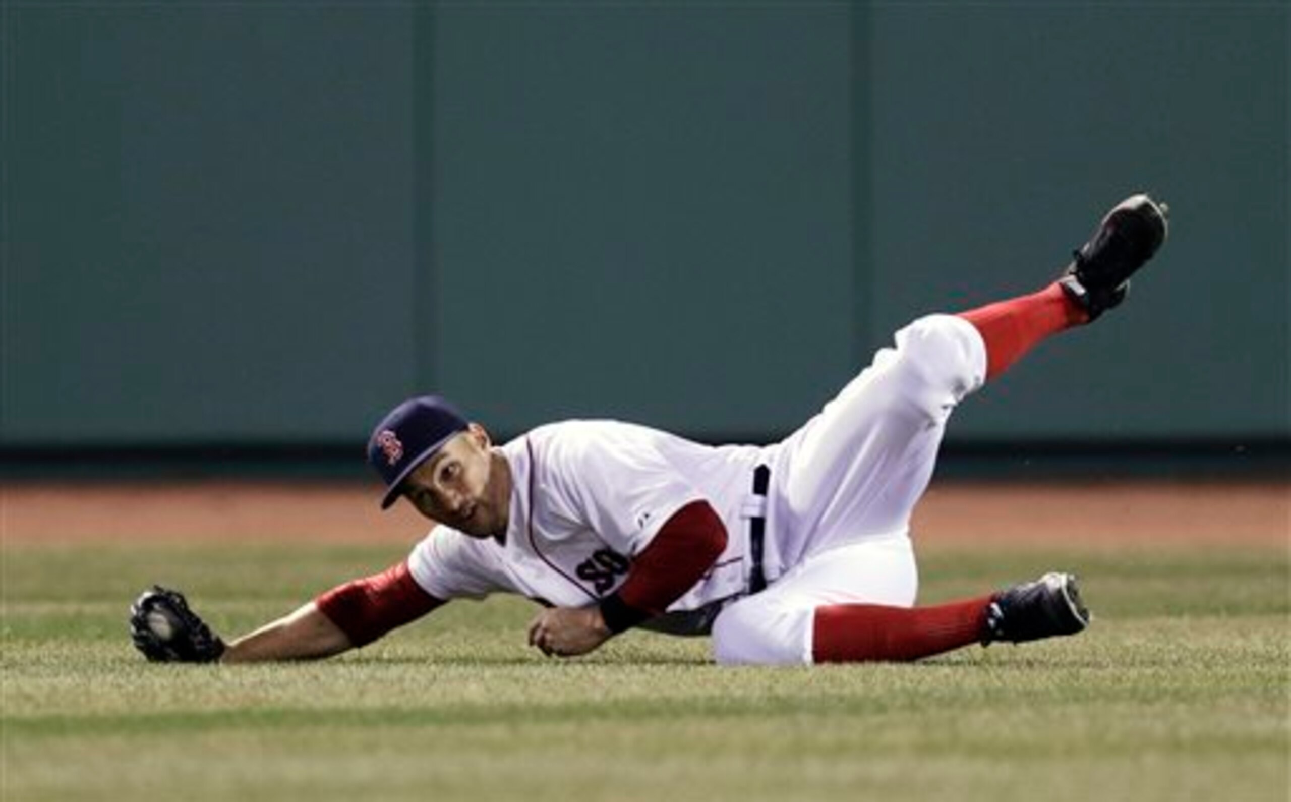 Outfielder Grady Sizemore's hot 2014 start has resulted in owners picking him up early this season.