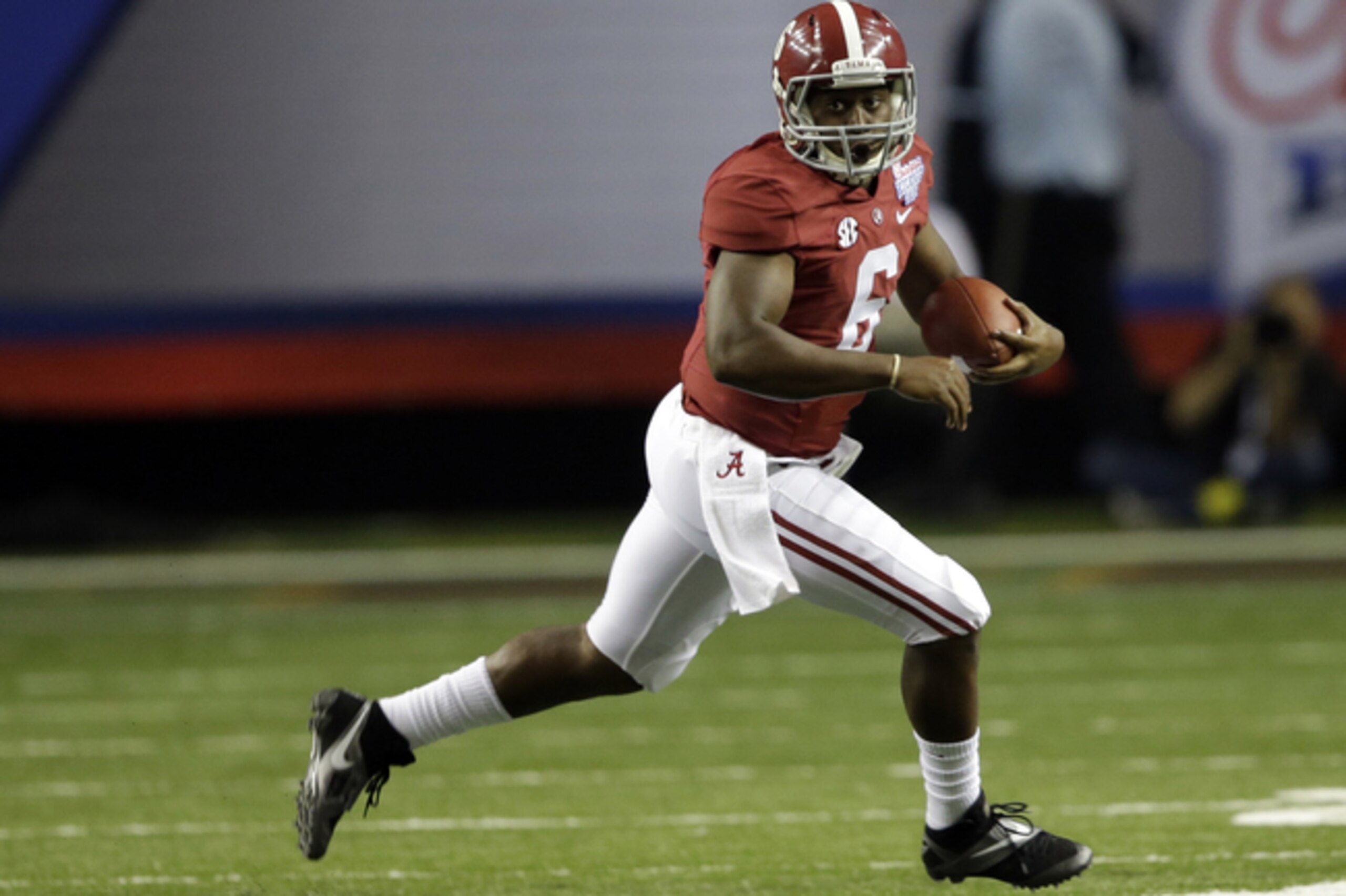 Alabama senior Blake Sims has emerged as a leader in an ongoing battle to replace A.J. McCarron.