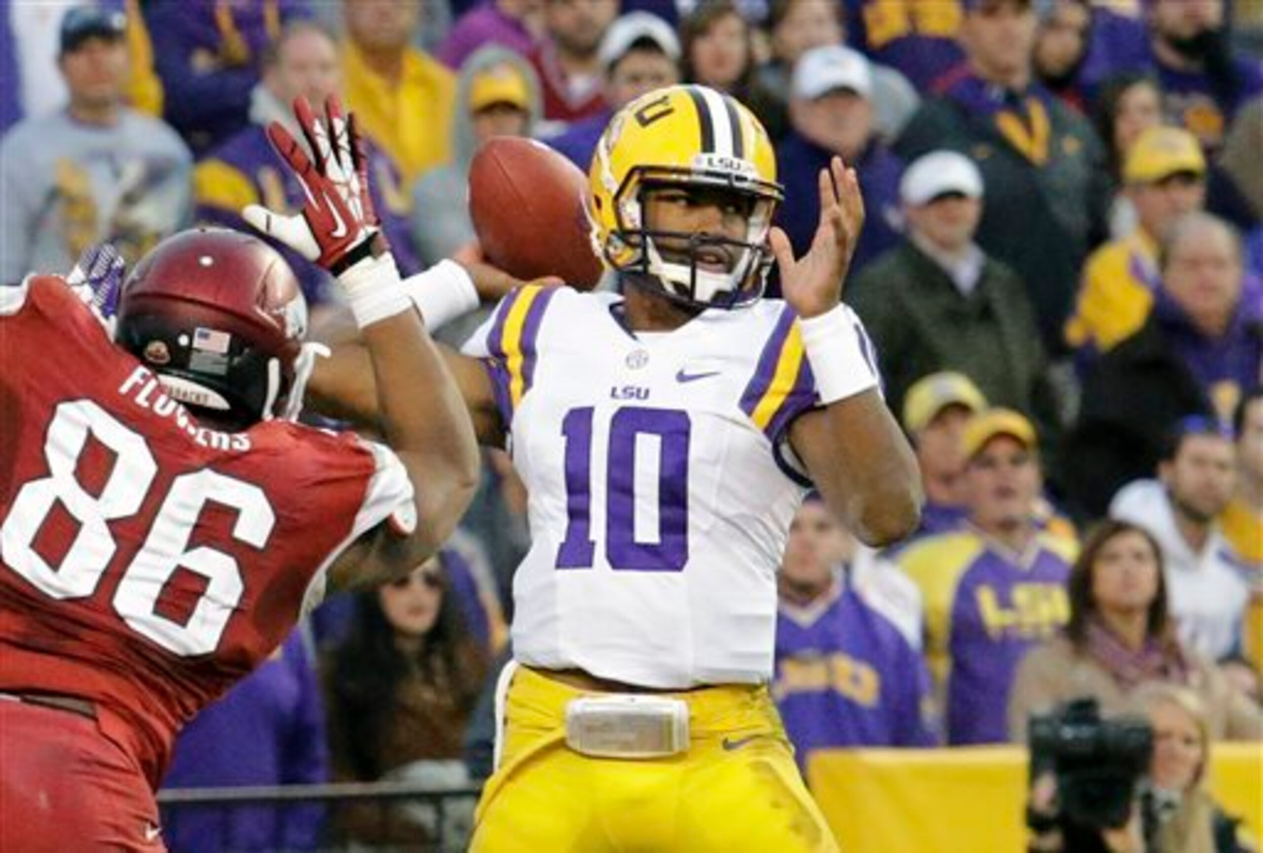 Anthony Jennings faces a battle to win LSU's starting quarterback job.
