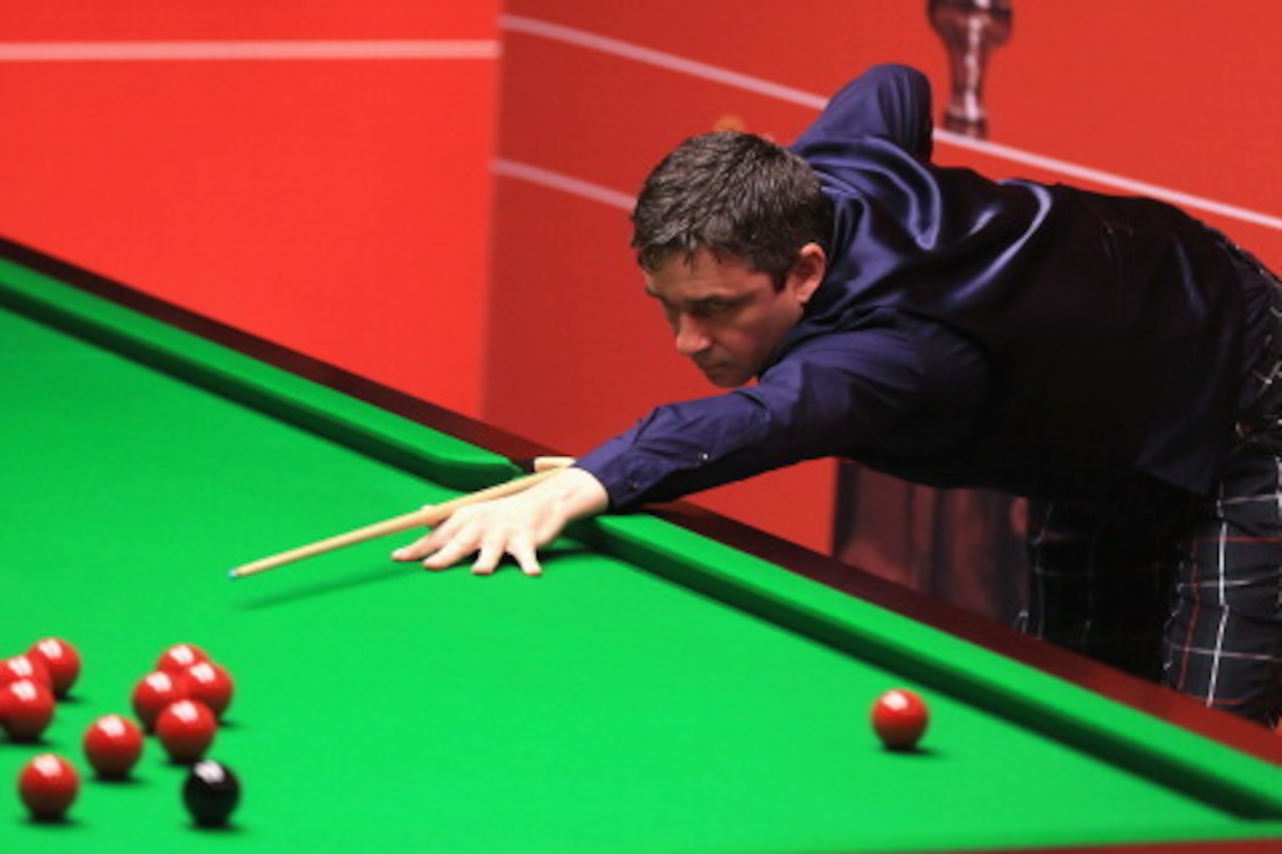 Alan McManus looks poised to go through to the next round.