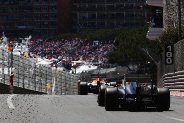 Comparing Formula 1 Challenges of Race Tracks with Street Circuits