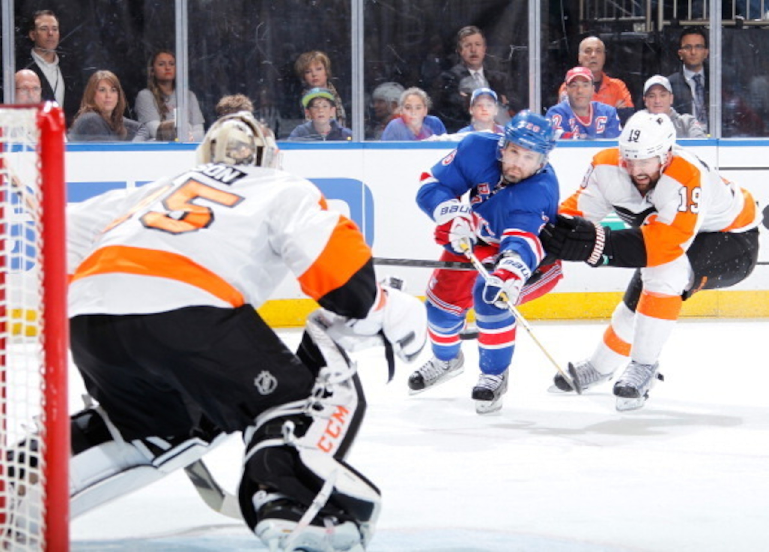 Martin St. Louis and his teammates have more team speed than the Flyers.