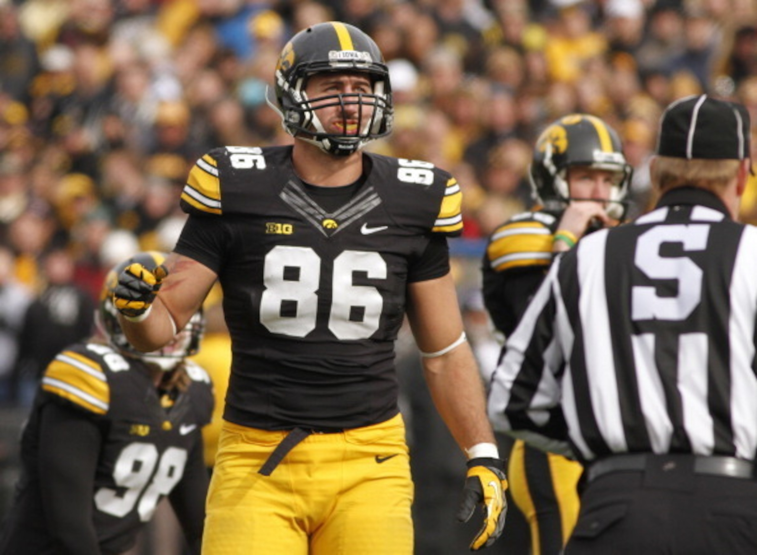 Tight end C.J. Fiedorowicz has the blocking and receiving skills the Steelers covet at the position.