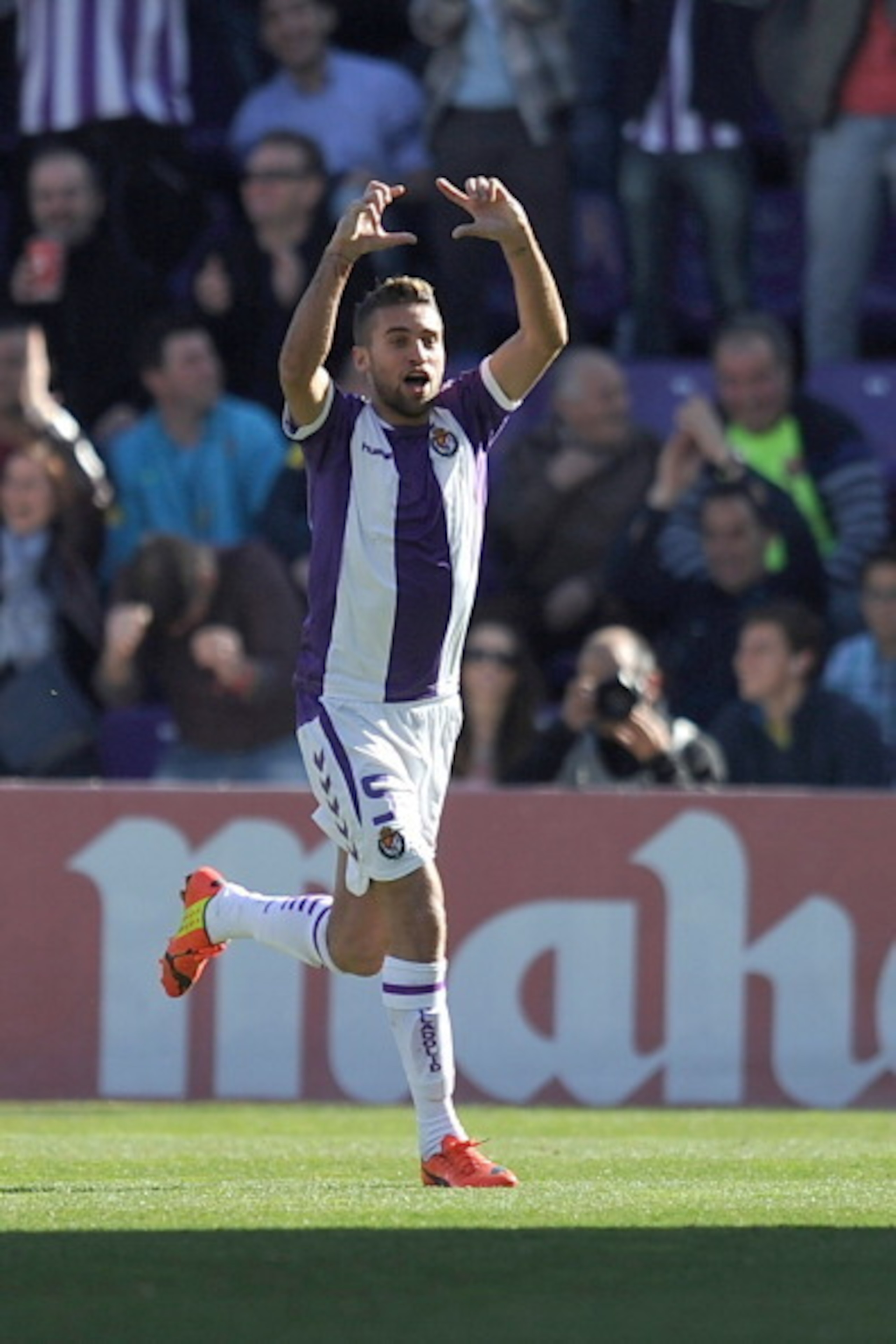 Fausto Rossi celebrates his winner against Barcelona.