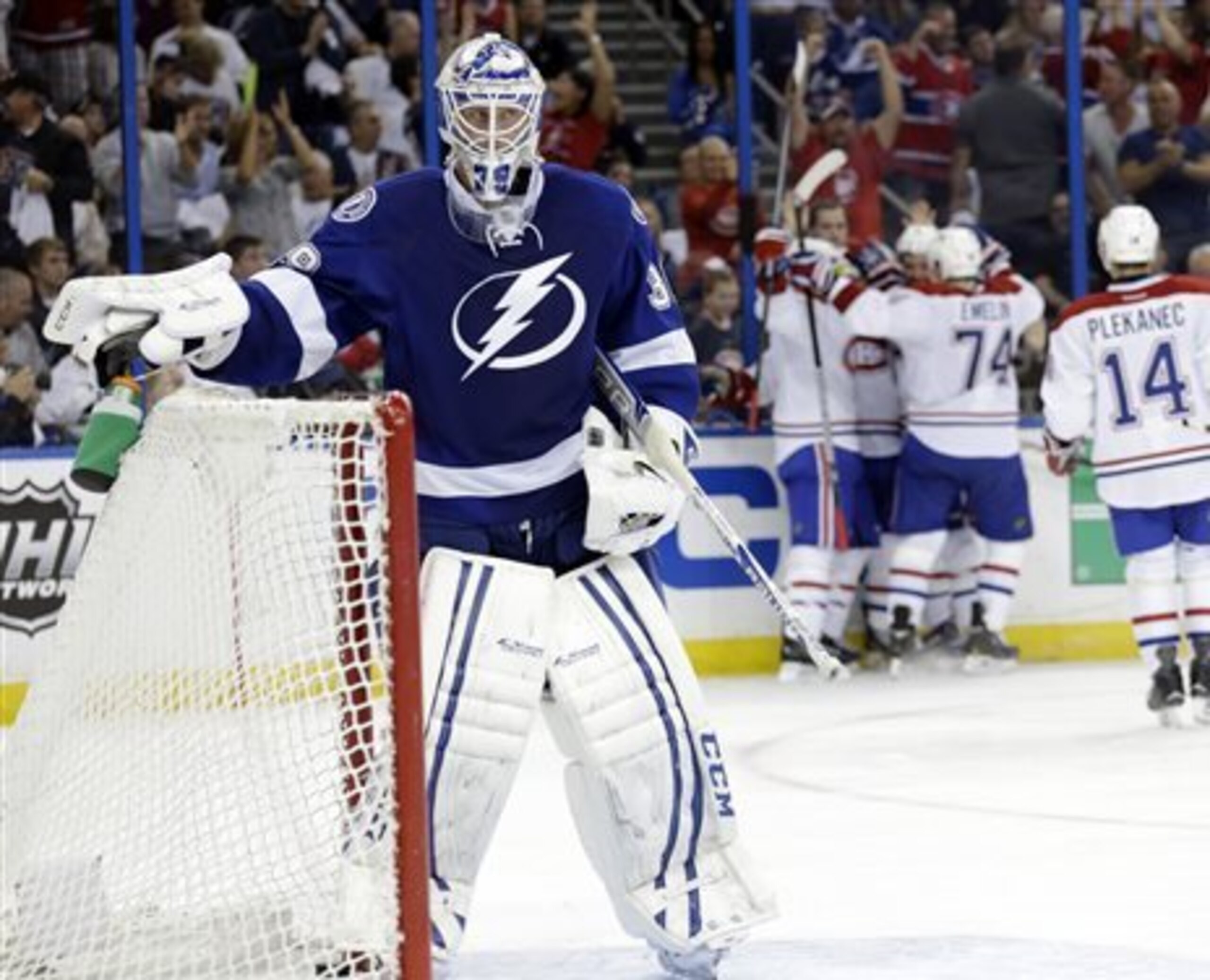 Lindback never got comfortable in the Lightning net.