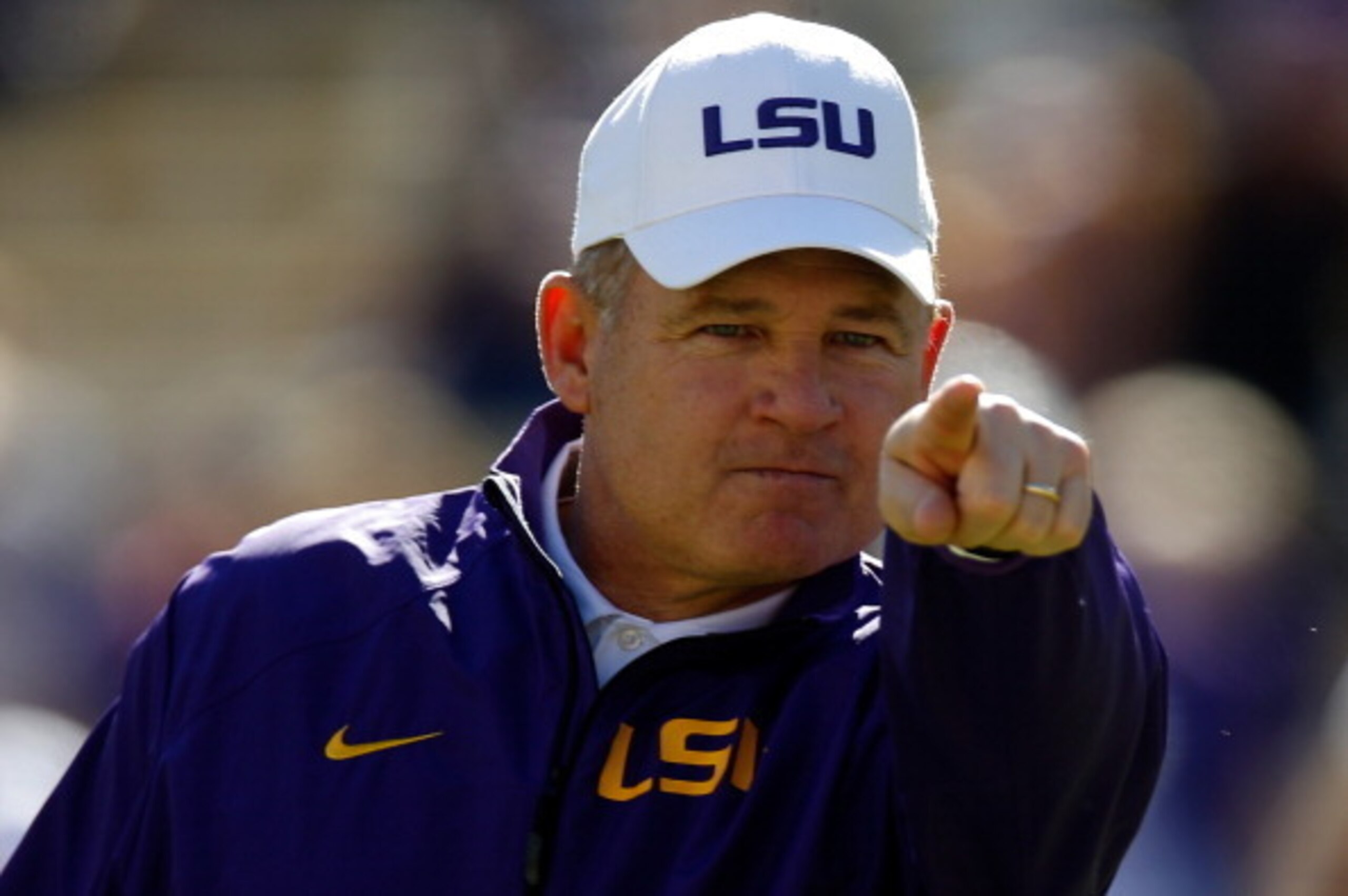 LSU head coach Les Miles