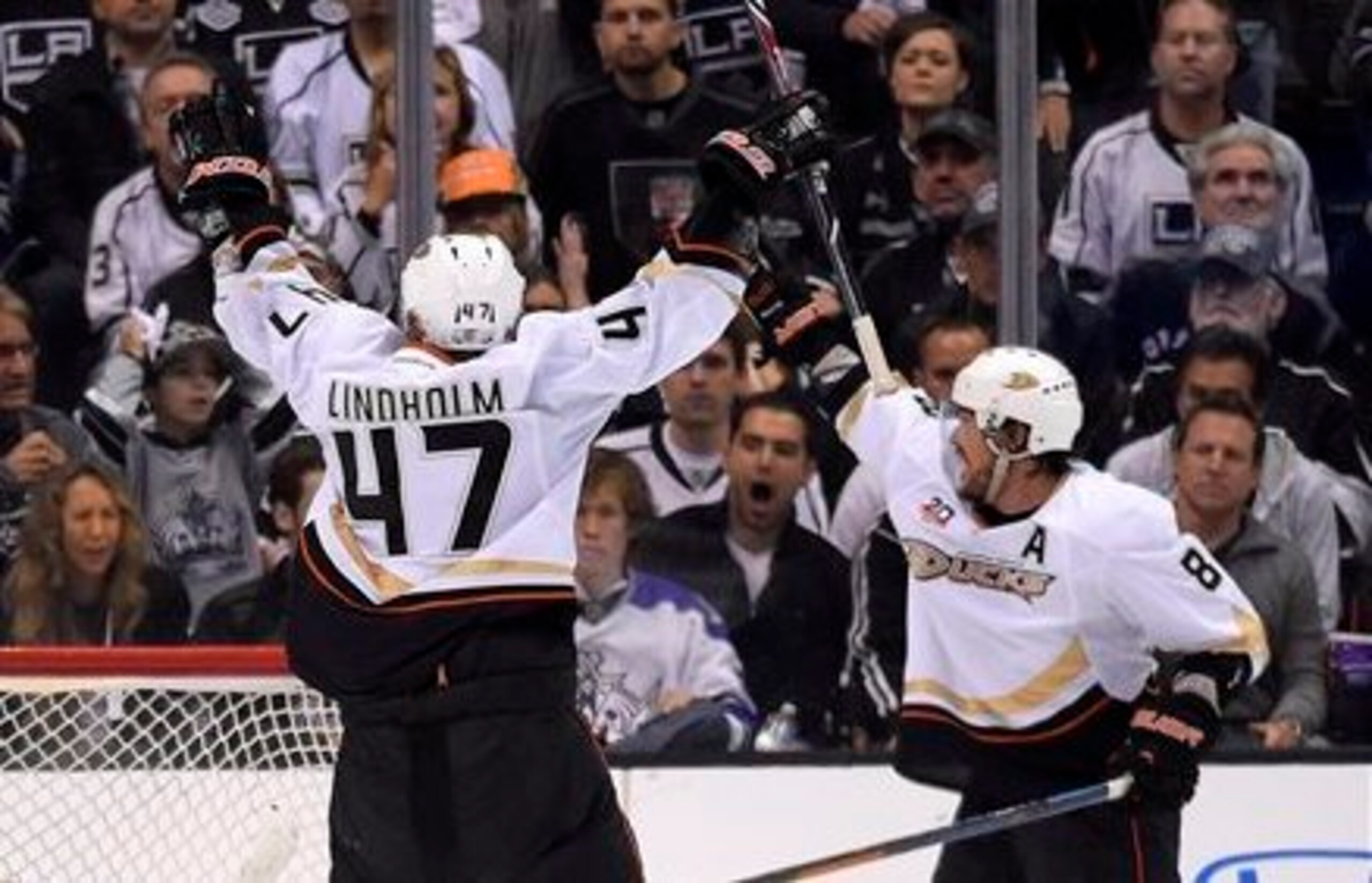 Teemu Selanne is still capable of scoring goals for the Ducks.