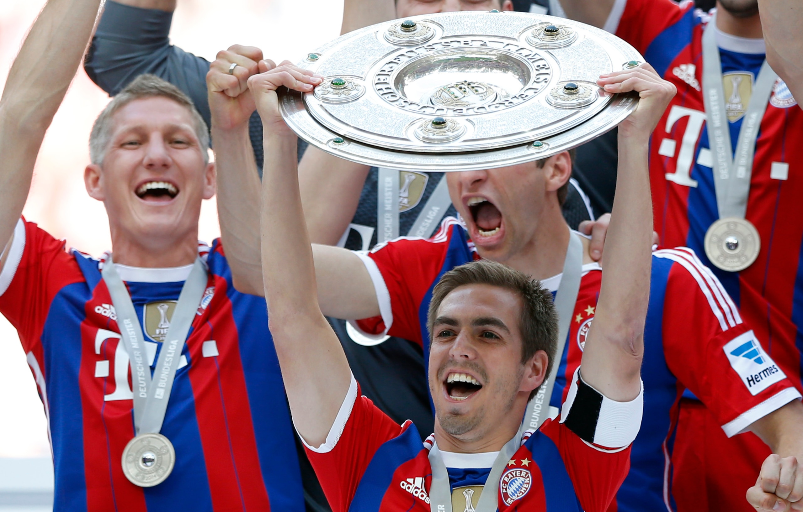 Lahm the Legend lifts a fifth Bundesliga title
