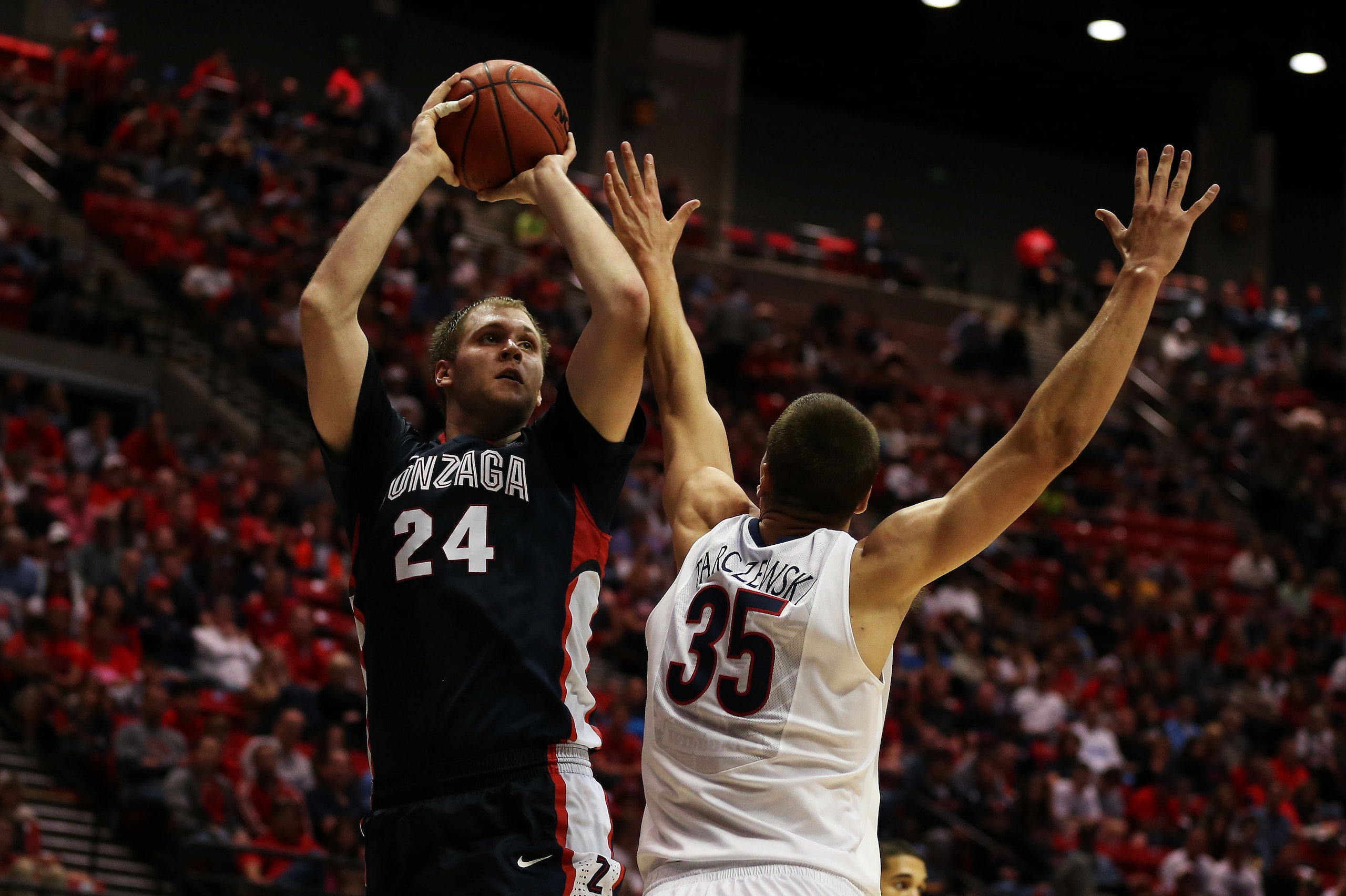 Gonzaga's Przemek Karnowski and Arizona's Kaleb Tarczewski are among the best 7-footers in college basketball heading into the 2014-15 season.