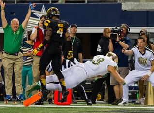 Ben Koyack scores a touchdown against Arizona State.