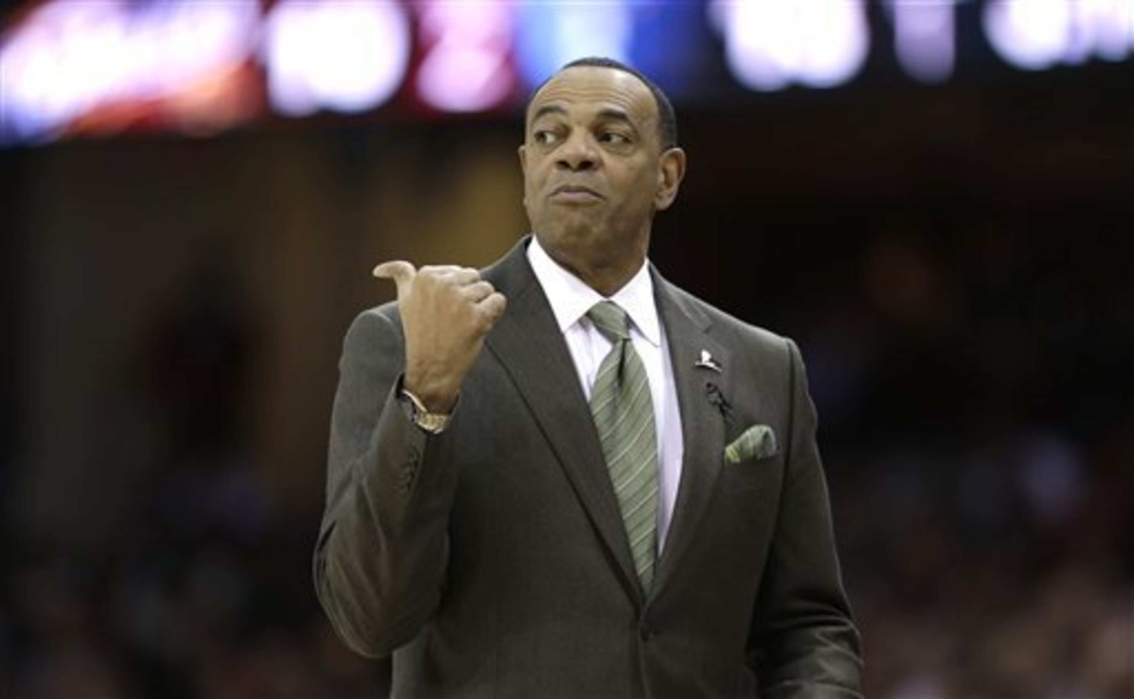 With Steve Kerr and Stan Van Gundy off the board, Lionel Hollins looks to be among the most coveted coaches on the market.