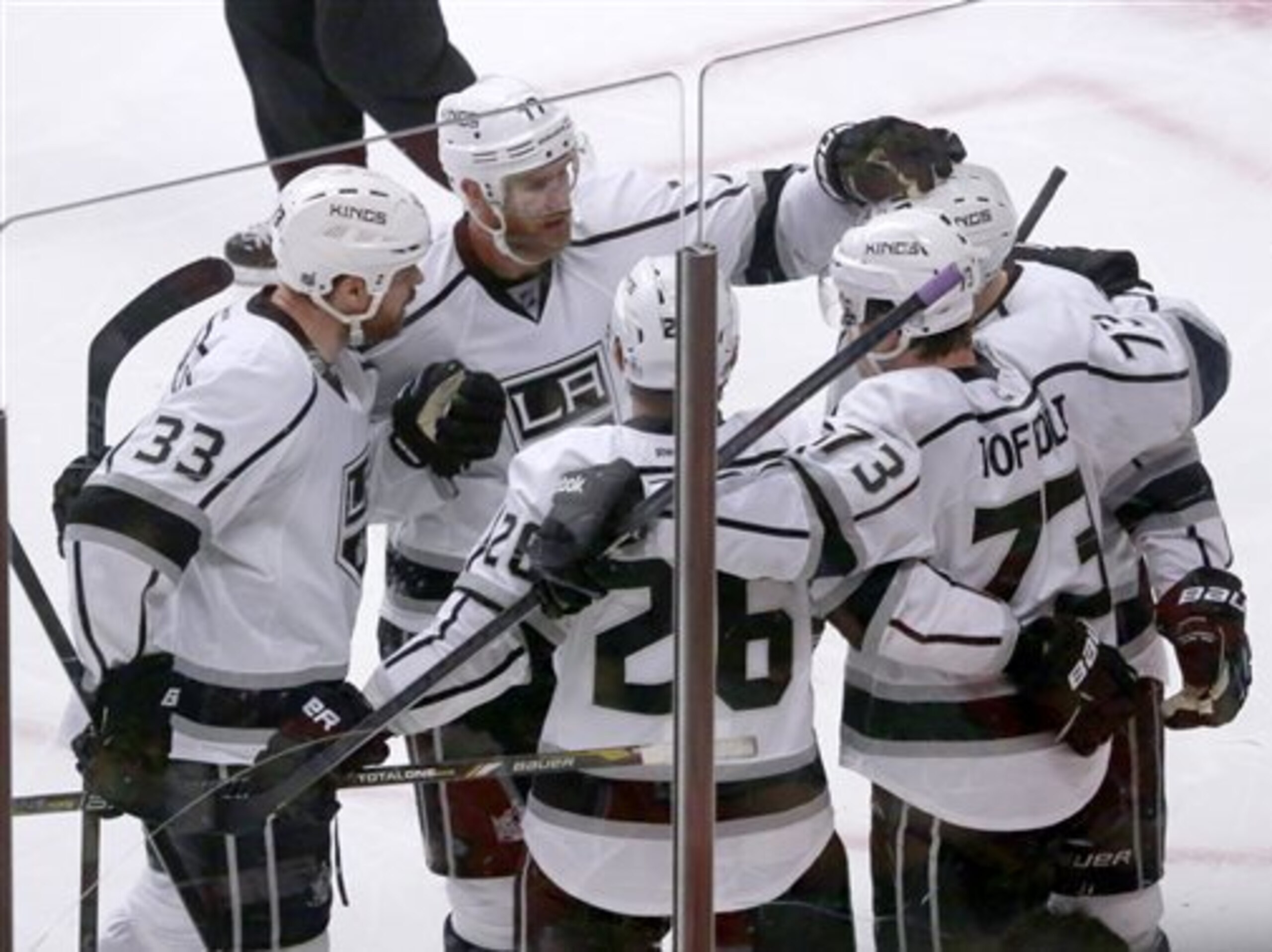 A goal late in the 2nd period gave Los Angeles hope.