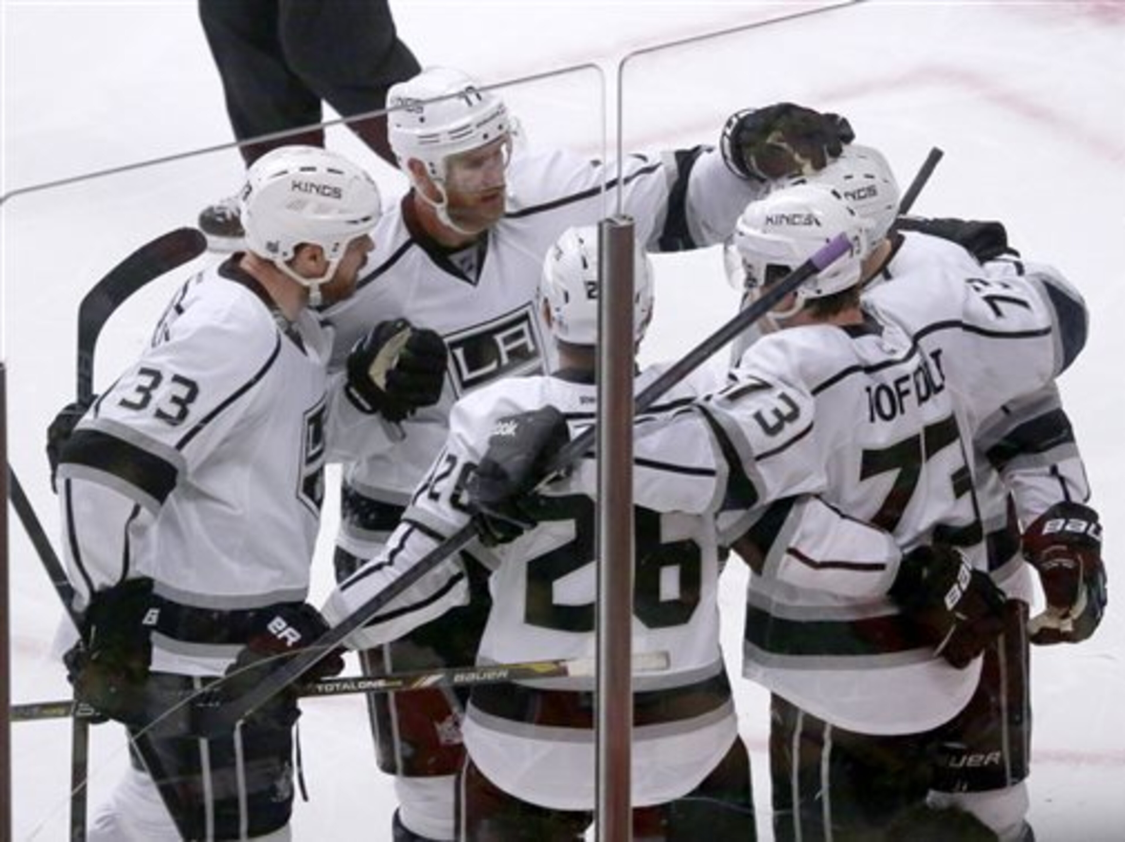 A goal late in the 2nd period gave Los Angeles hope. A goal late in the 2nd period gave Los Angeles hope.