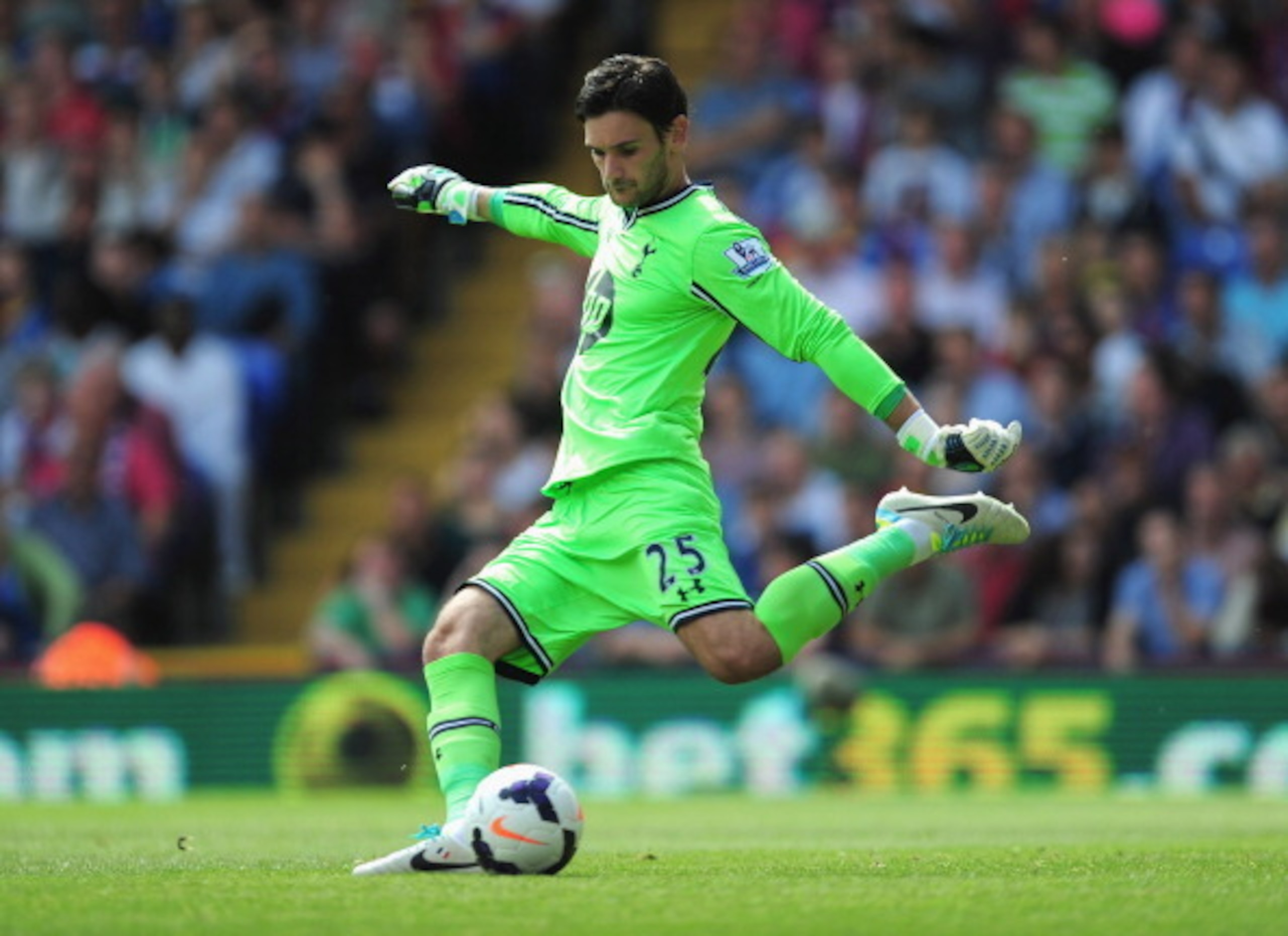 LONDON, ENGLAND - AUGUST 18:  Hugo Lloris of Tottenham Hotspur takes a goal kick during the Barclays Premier League match between Crystal Palace and Tottenham Hotspur at Selhurst Park on Augsut 18, 2013 in London, England.  (Photo by Jamie McDonald/Getty 