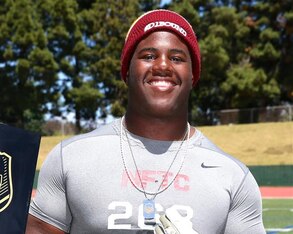 5-star defensive tackle and Tennessee legacy Kahlil McKenzie named the Vols his leader on Thursday