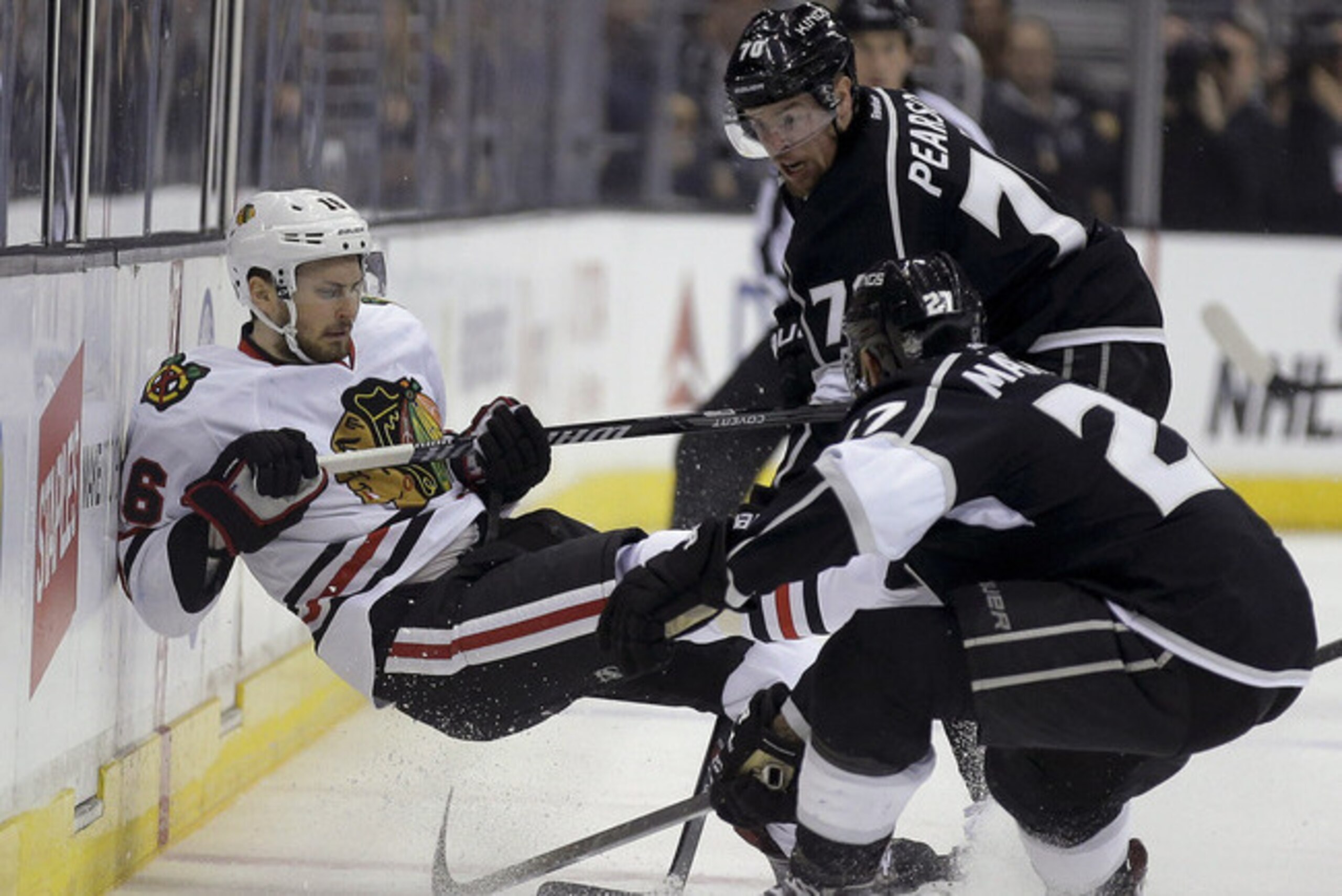 The Kings took a 2-1 series lead over the Blackhawks.