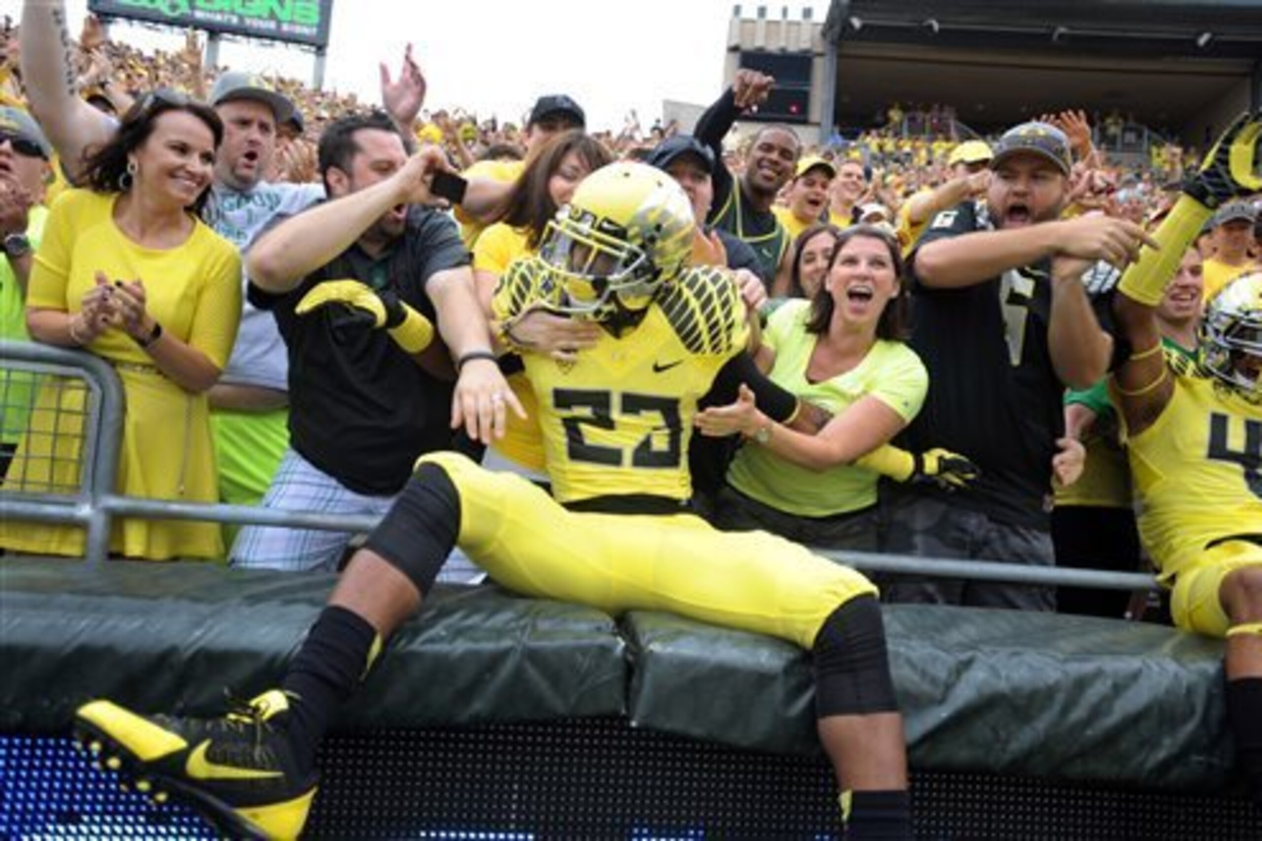 Oregon fans are known for getting loud in support of the Ducks.