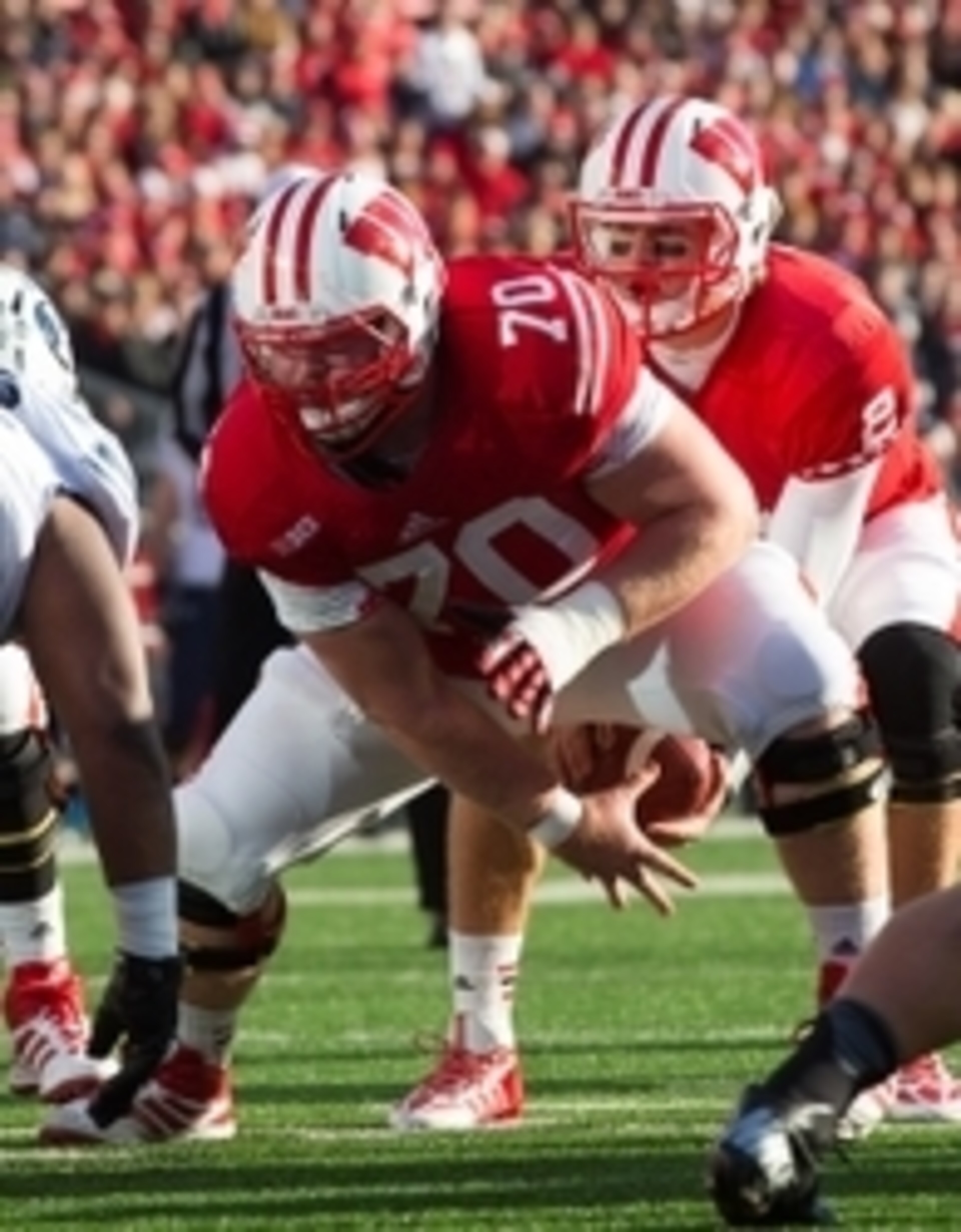 Dan Voltz should slide into the starting center position.
