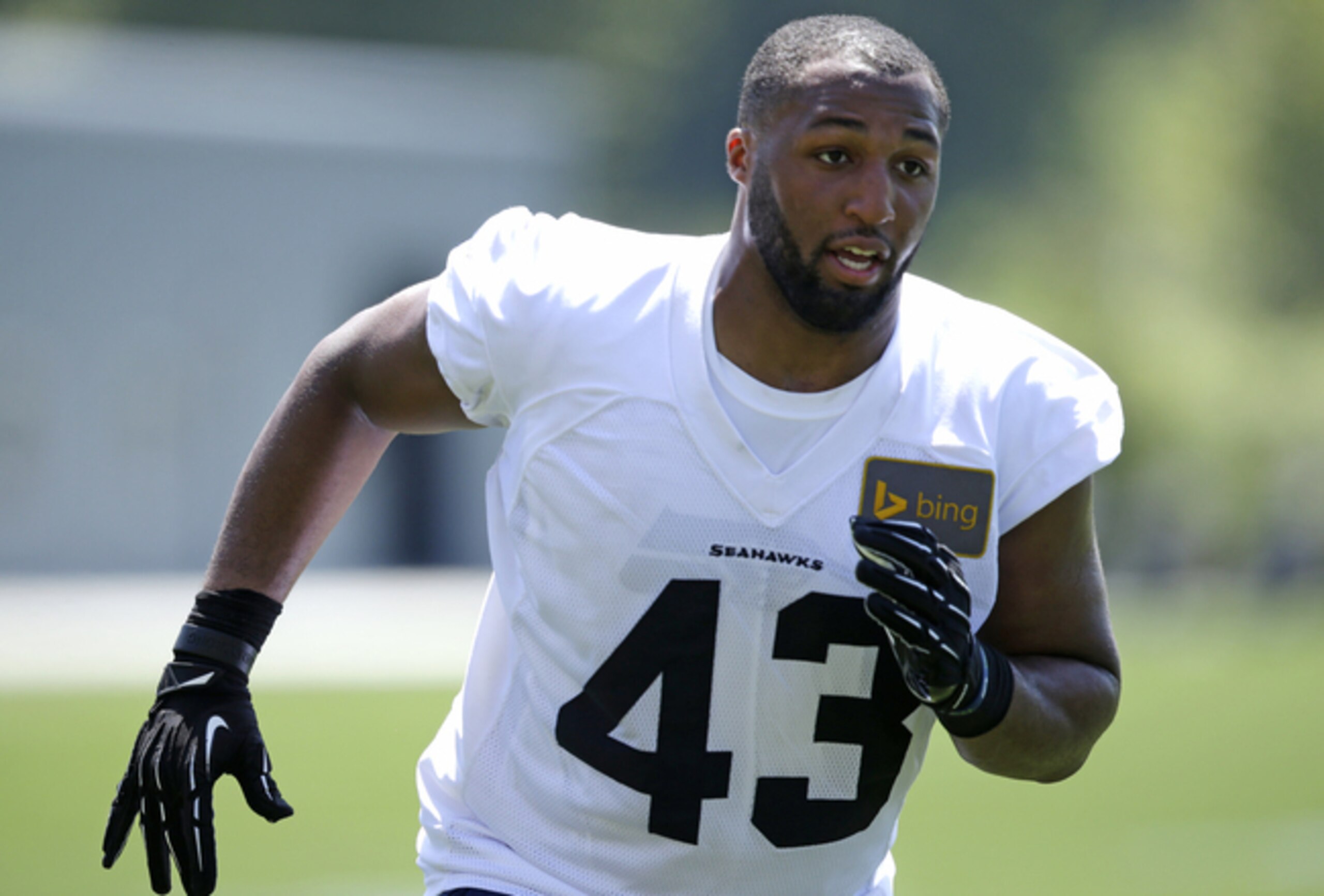 Jackson Jeffcoat signed a free agent deal with the Seahawks after being passed over in the draft. Jackson Jeffcoat signed a free agent deal with the Seahawks after being passed over in the draft.