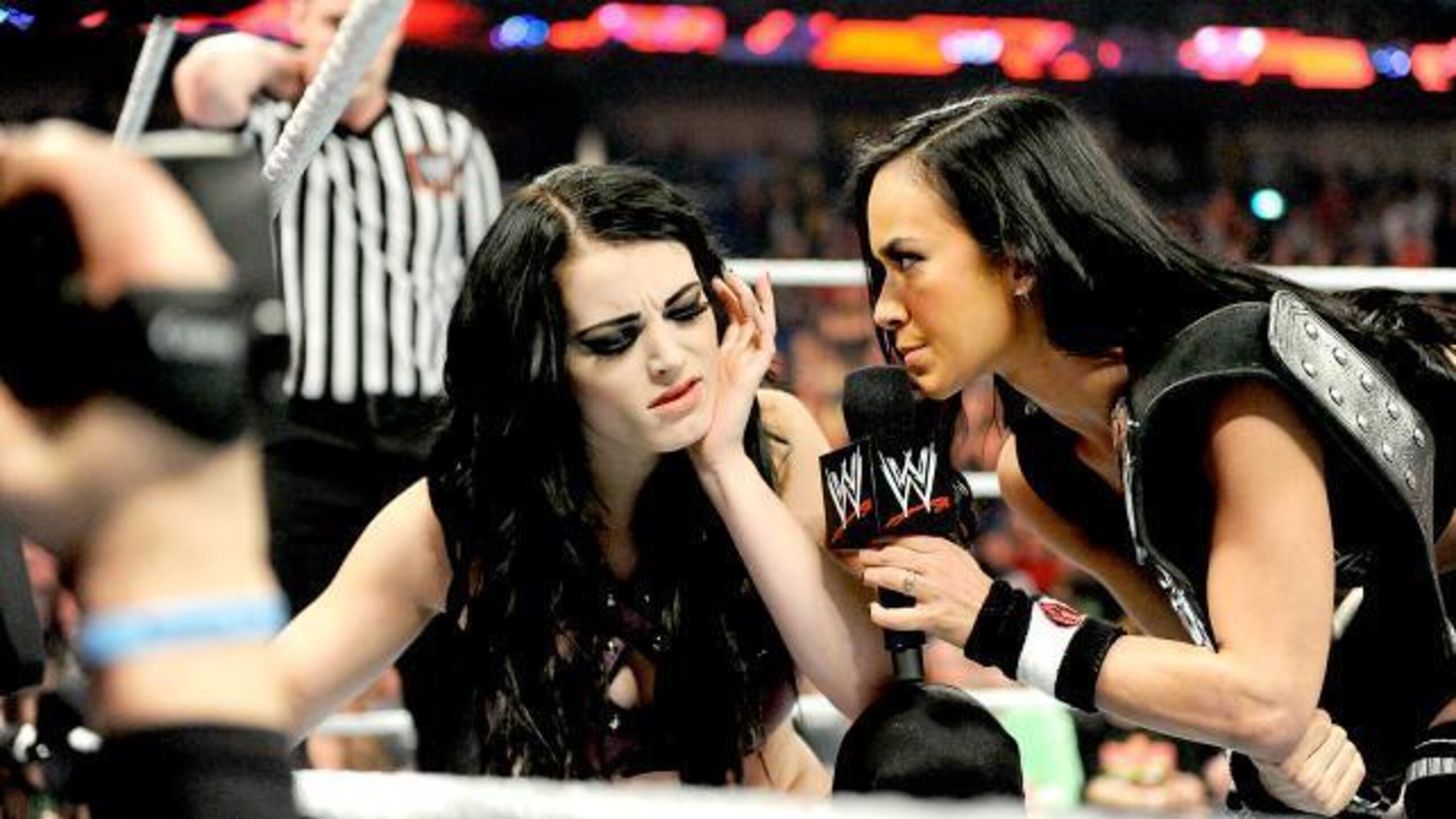 AJ Lee taunts Paige moments before losing her Divas Championship.