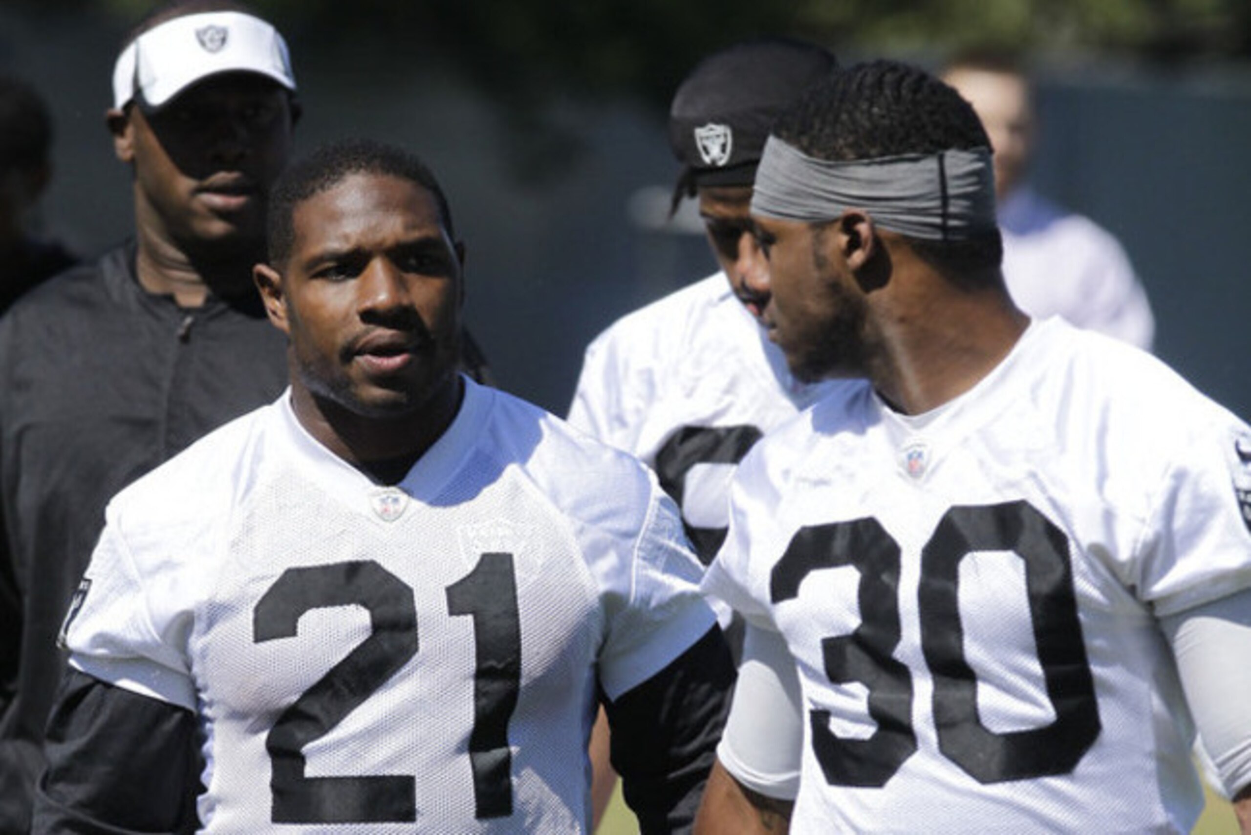 Maurice Jones-Drew (21) enters his ninth NFL season but only turned 29 in March.